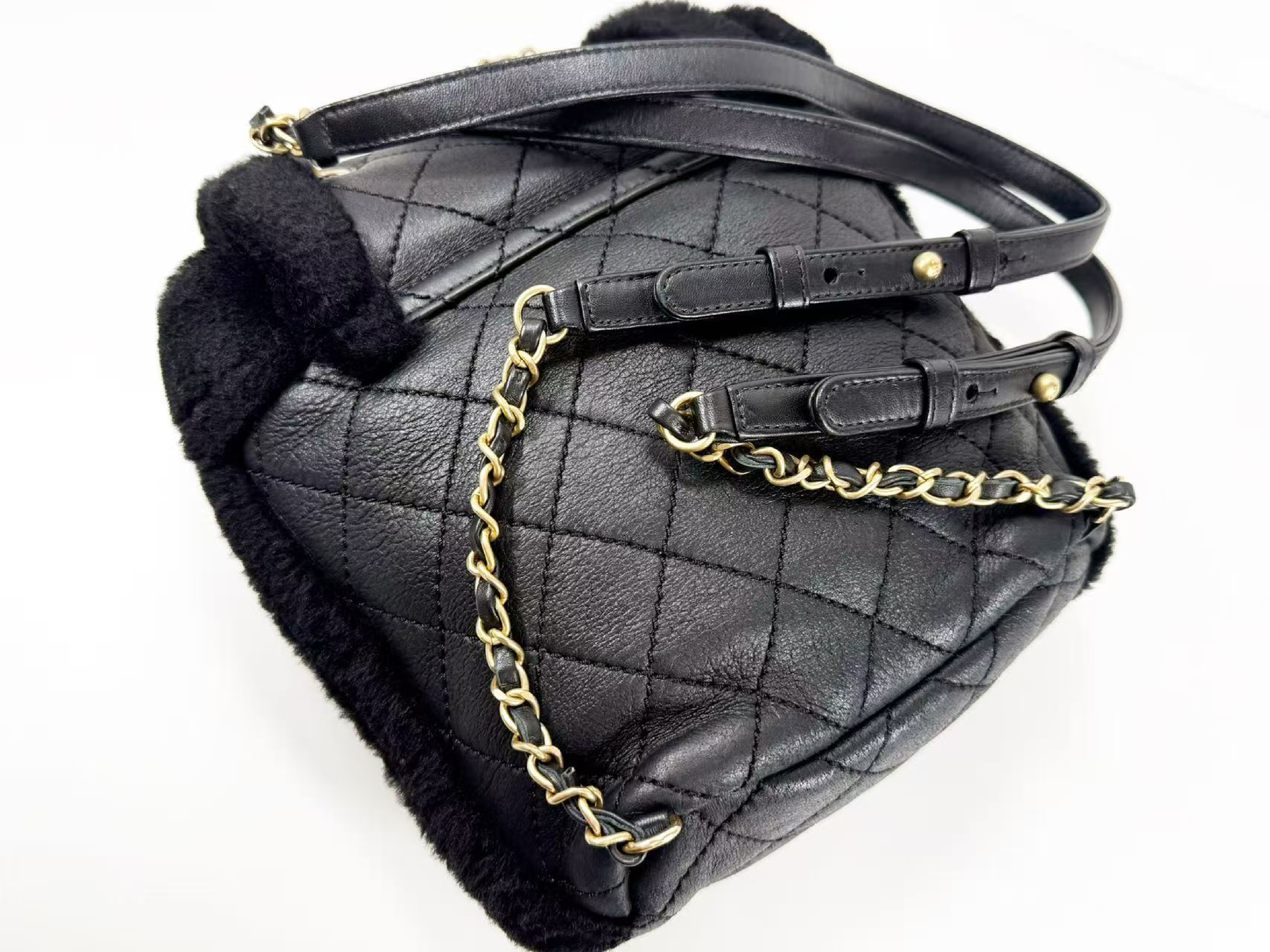 Black Matelassé Leather x Shearling Tanlock Backpack, W20/H25/D10cm (approx.), Serial Number 26-something, with original sticker, Vintage Gold Hardware, 26043800 — view 8