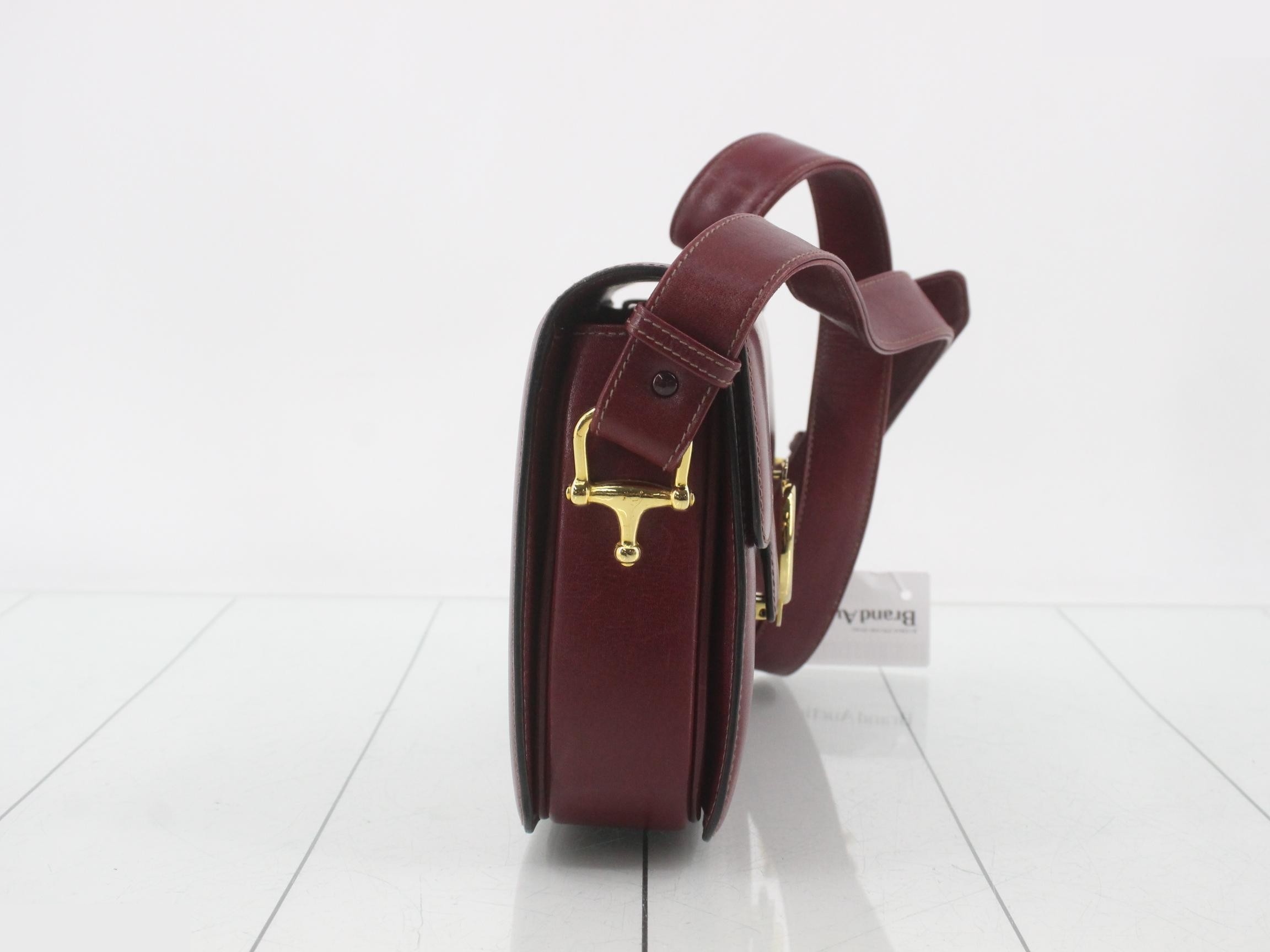 Old Celine shoulder bag, carriage design, gold hardware, rare model. — view 4