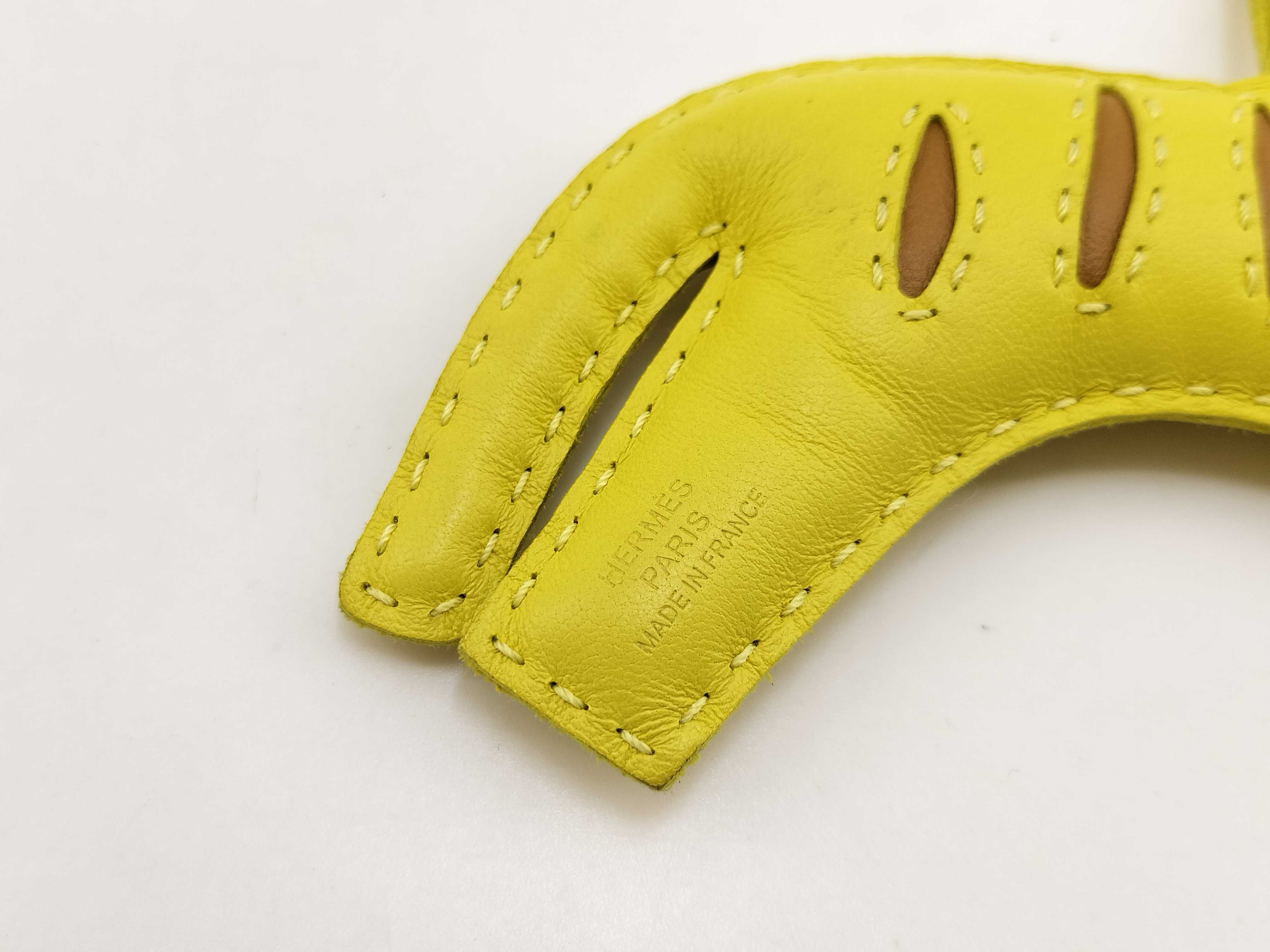 Rule - Yellow Charm — view 4