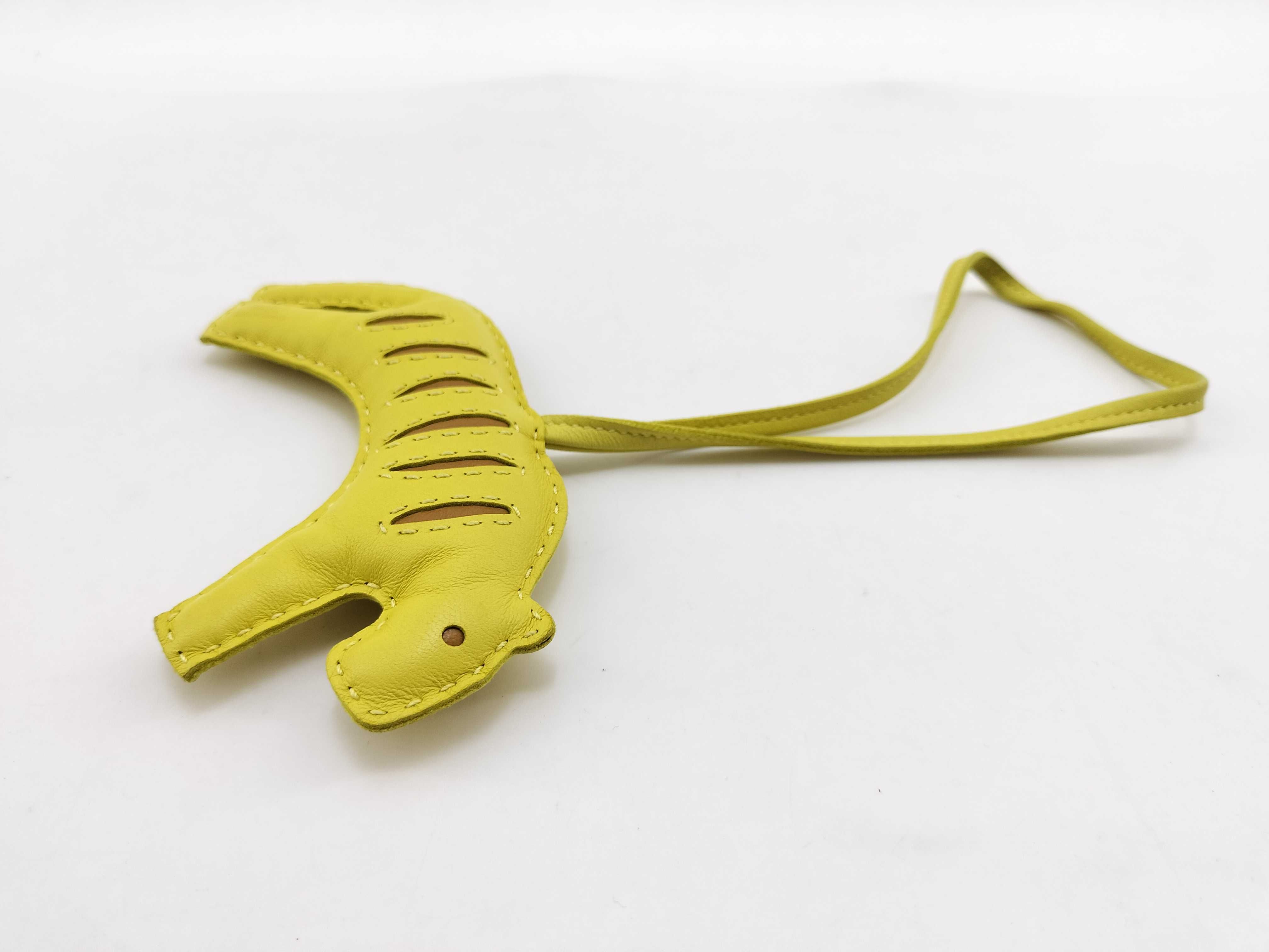 Rule - Yellow Charm — view 5