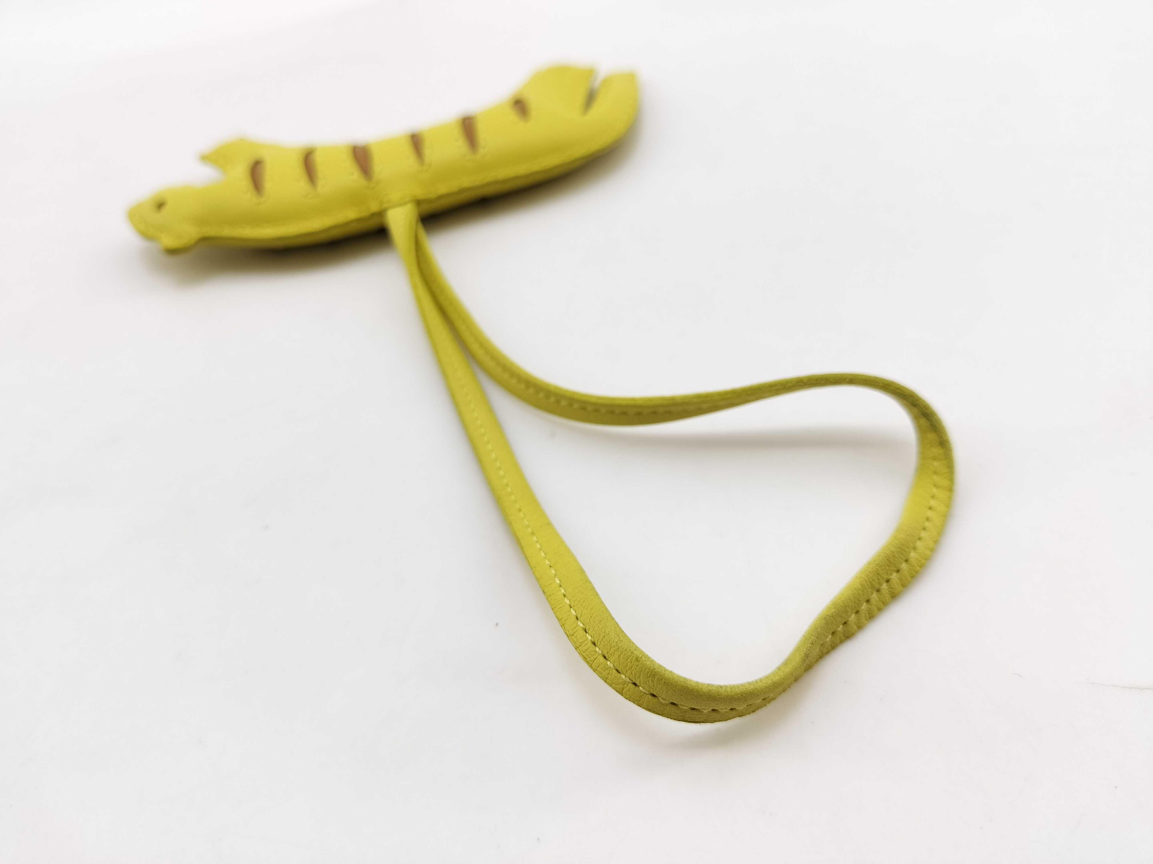 Rule - Yellow Charm — view 6