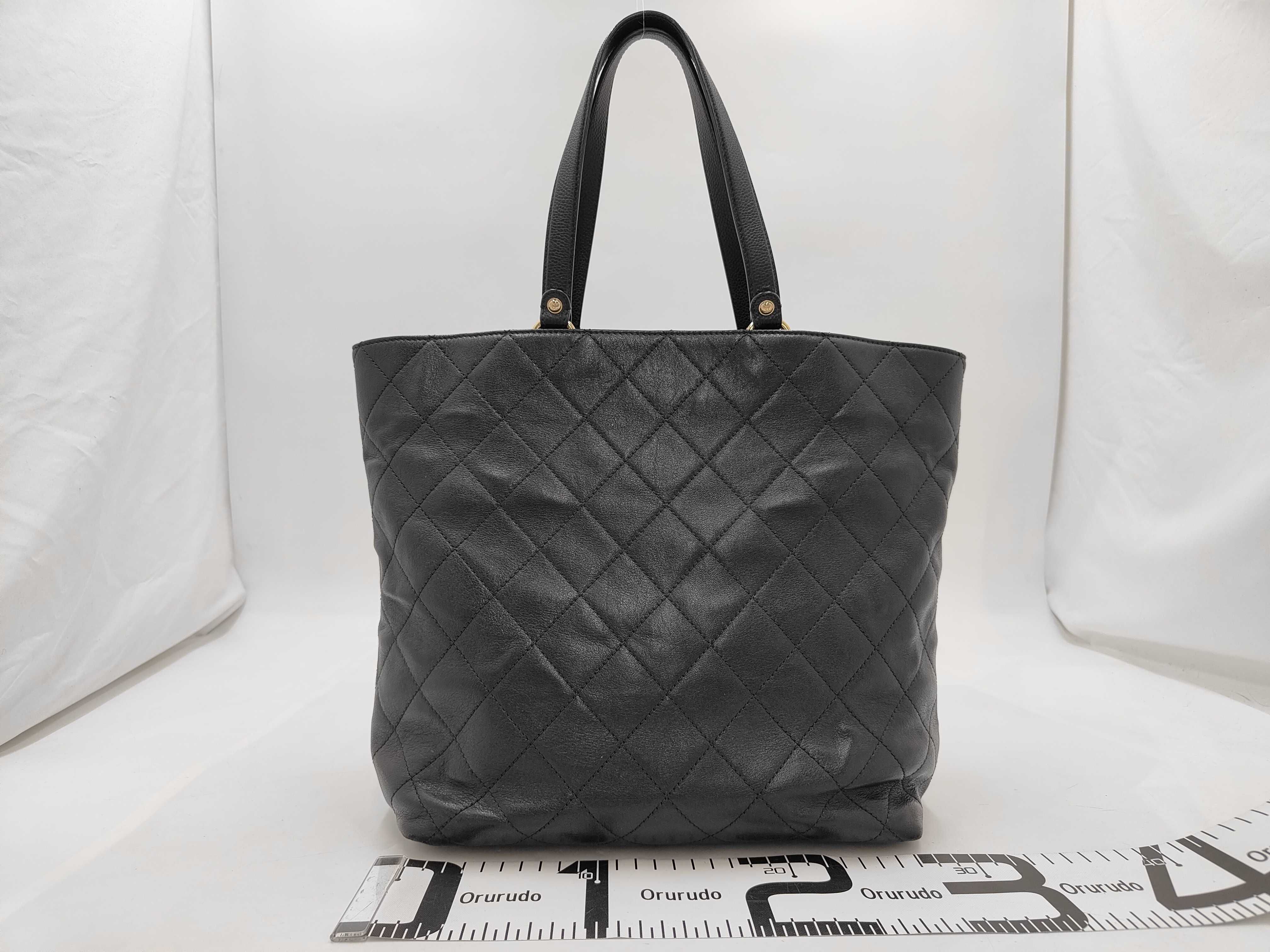 Matelassé Caviar Skin Tote Bag — view 2