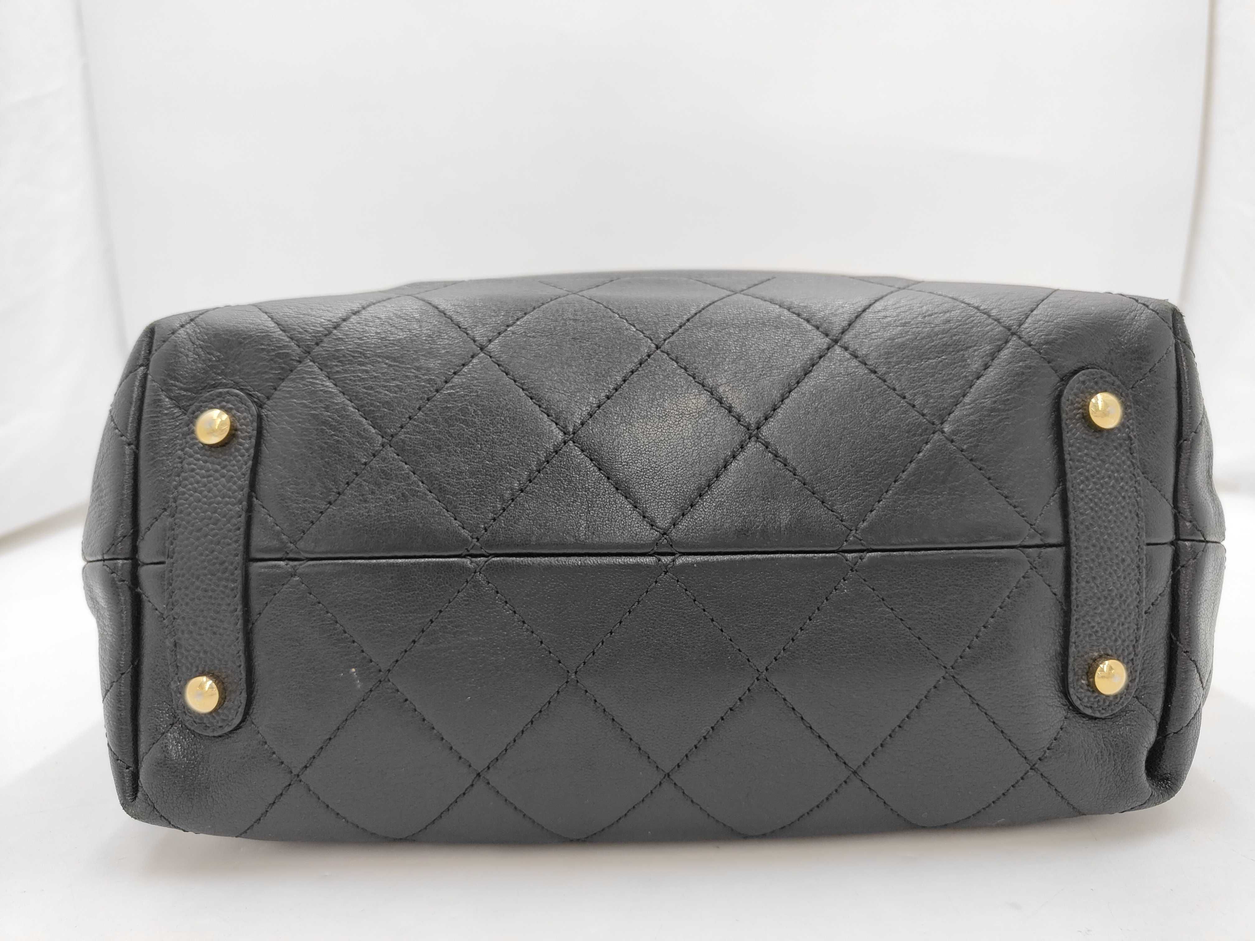 Matelassé Caviar Skin Tote Bag — view 3