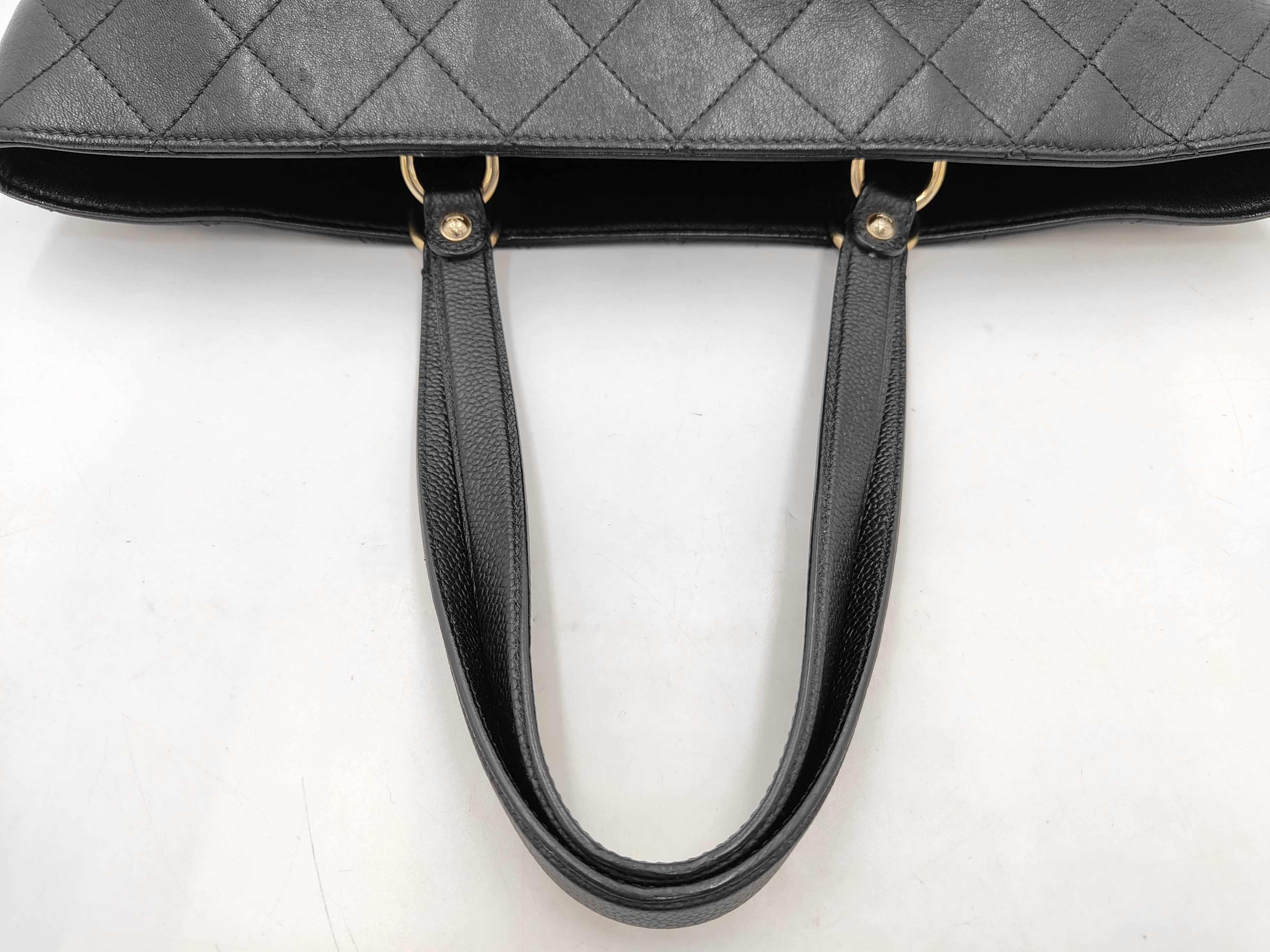 Matelassé Caviar Skin Tote Bag — view 5