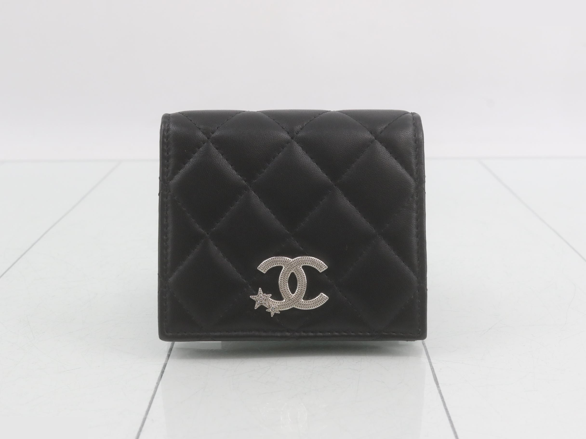 Matelassé bi-fold wallet AP3726