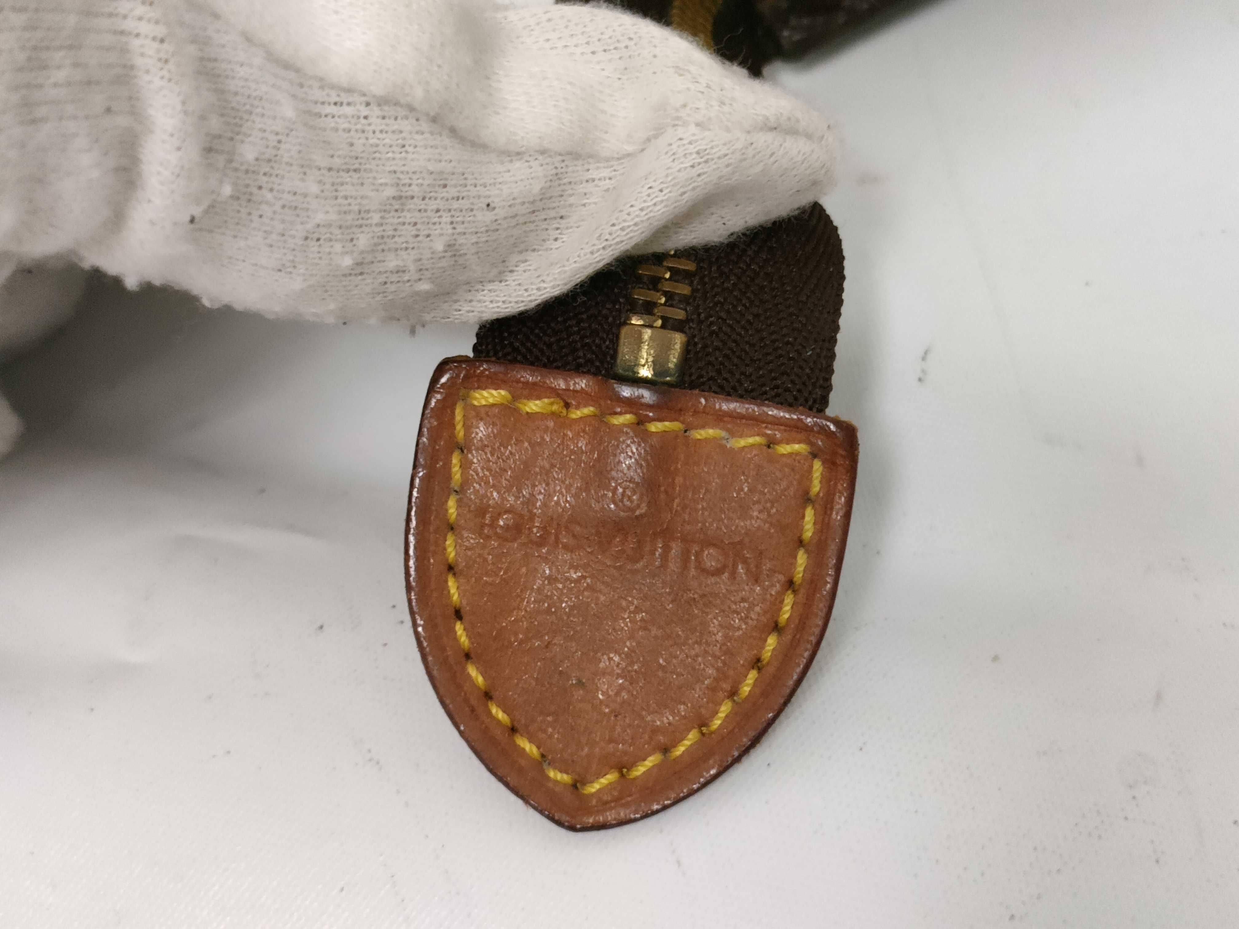 Monogram Vuitton Pochette Toilette 19 M47544 TH0960 Pouch — view 7