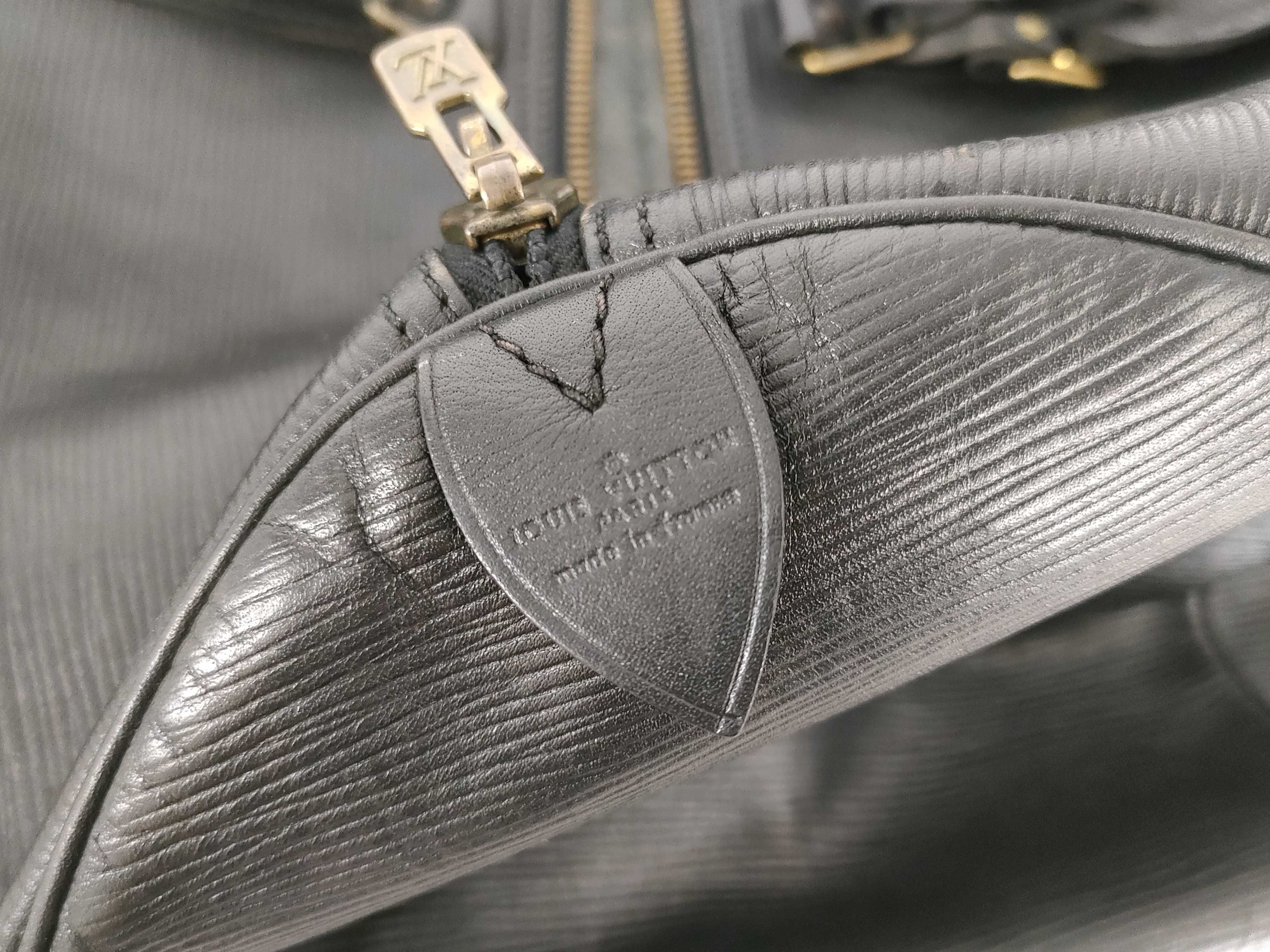 Epi Keepall 60 M42942 Noir Black Boston Bag — view 11