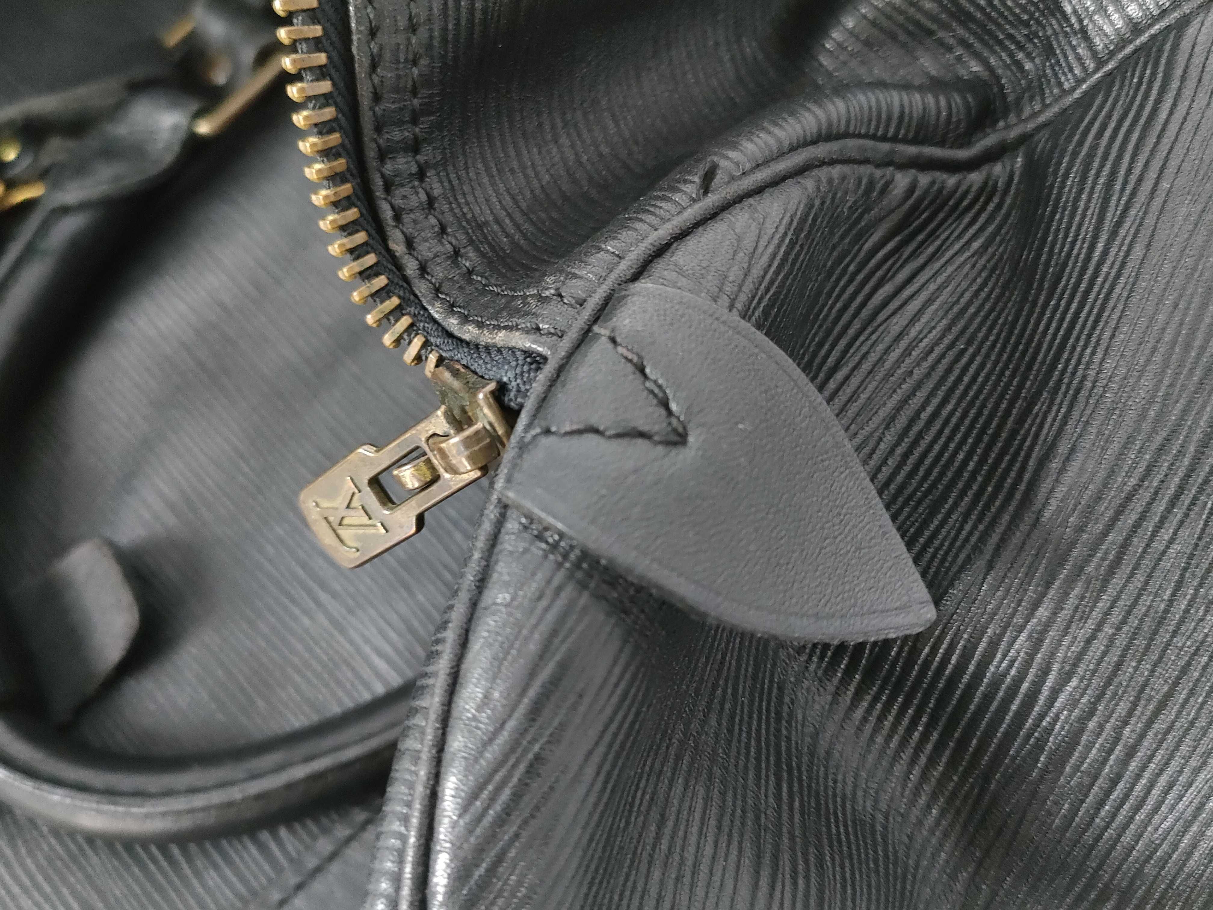 Epi Keepall 60 M42942 Noir Black Boston Bag — view 12