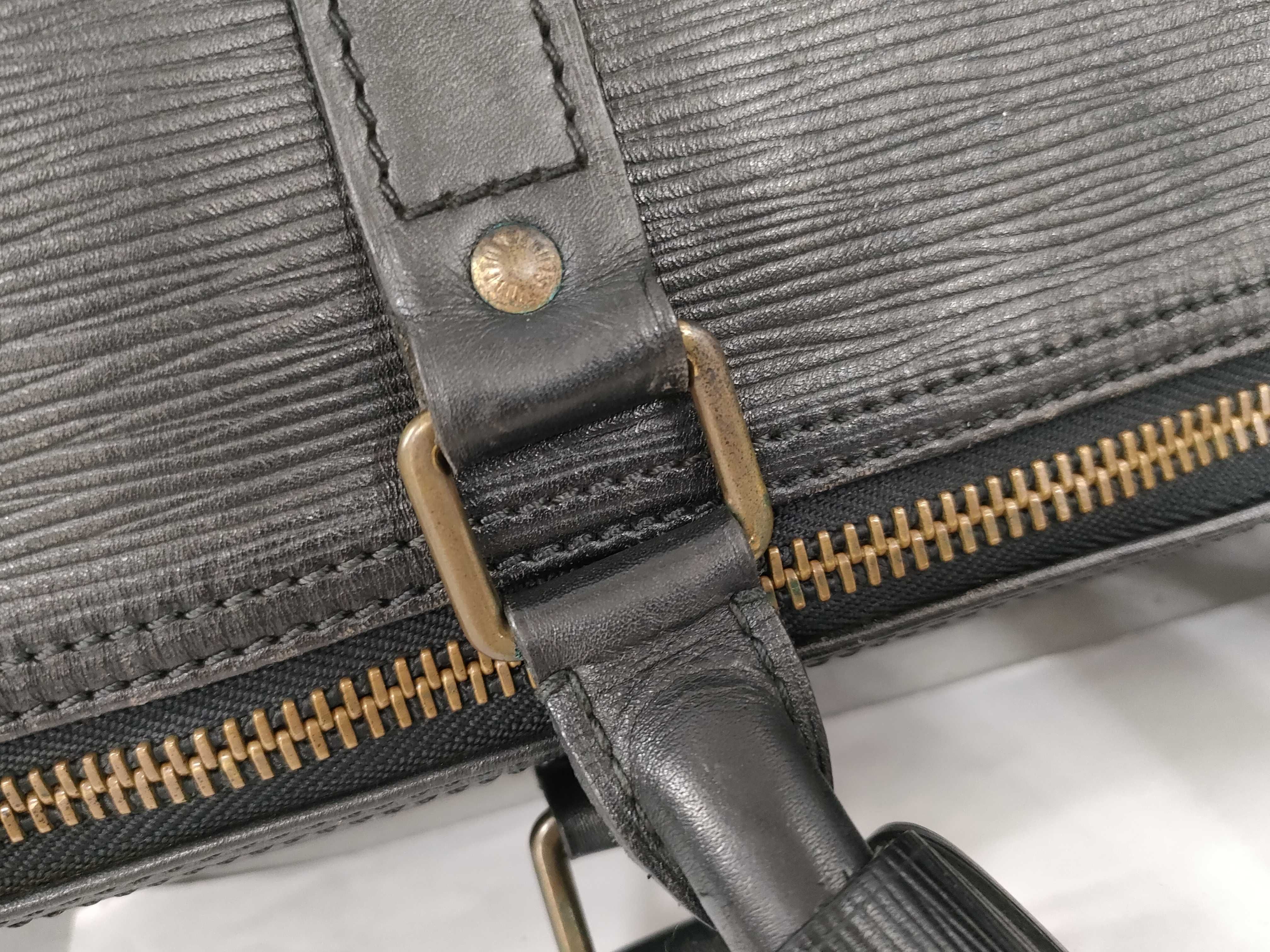 Epi Keepall 60 M42942 Noir Black Boston Bag — view 5