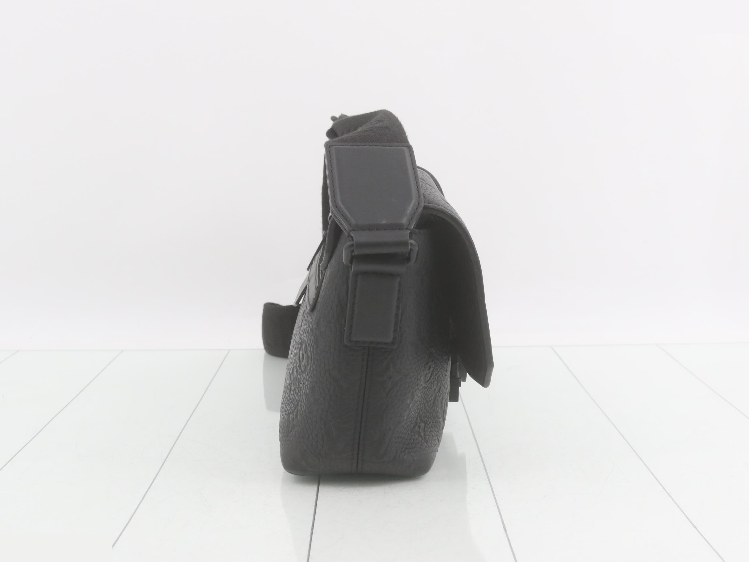Monogram S Cape Messenger Bag Shoulder Bag — view 4