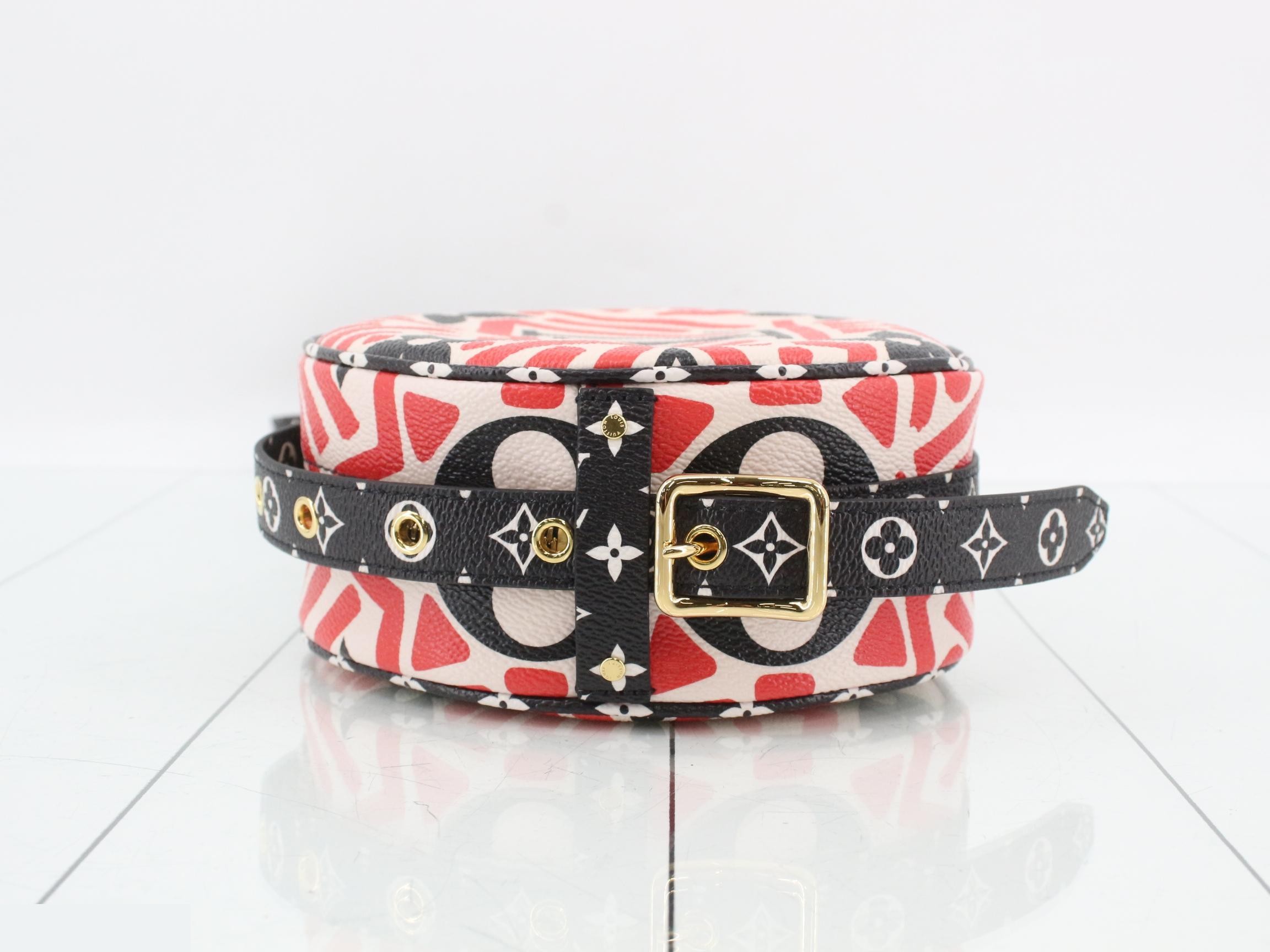LV Crafty Boîte Chapeau Souple Shoulder Bag — view 4