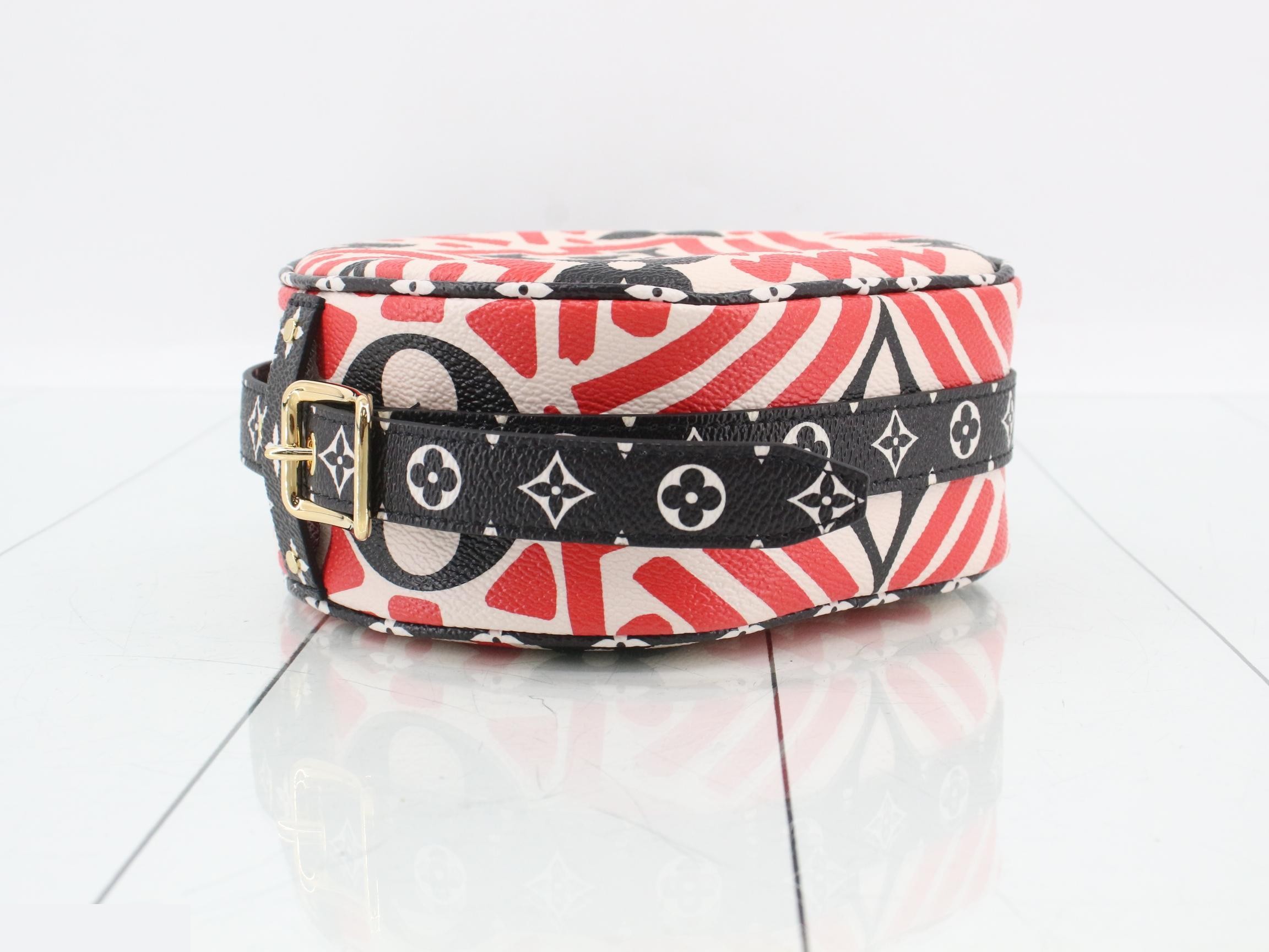 LV Crafty Boîte Chapeau Souple Shoulder Bag — view 5