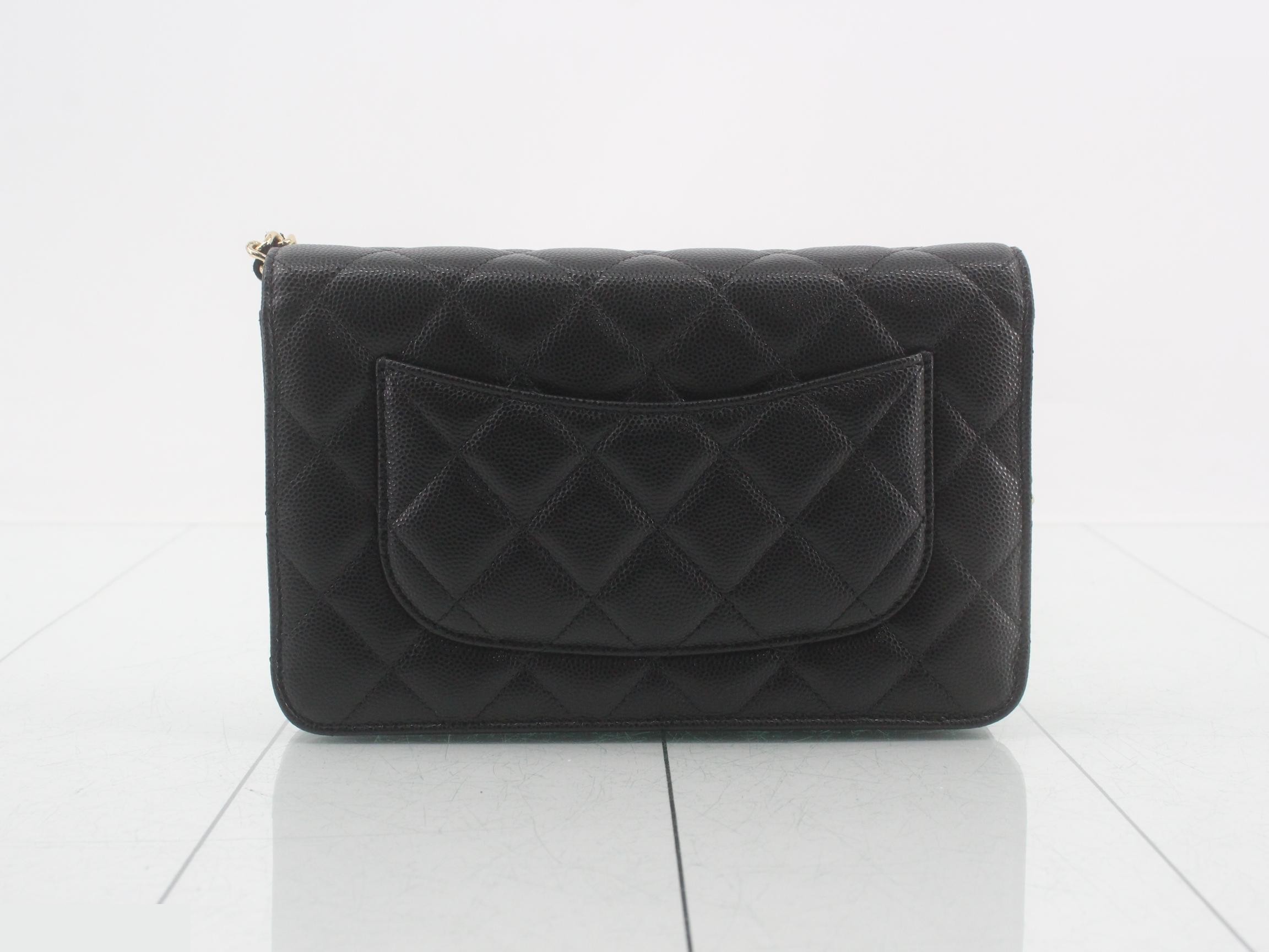 Matelassé Caviar Skin Coco Mark Chain Wallet — view 2