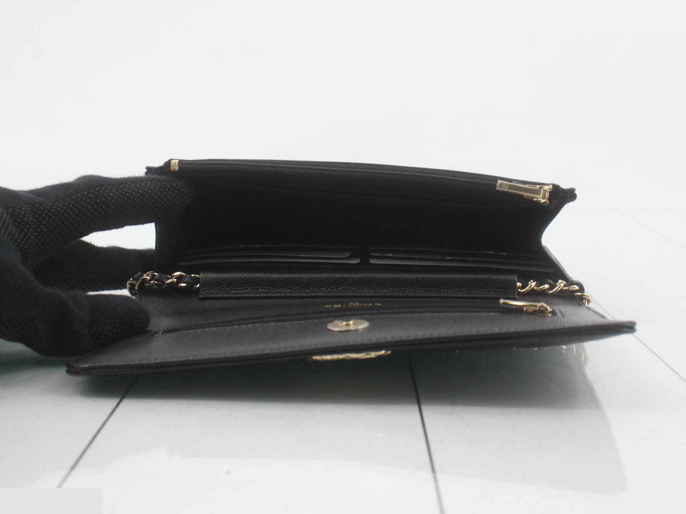 Matelassé Caviar Skin Coco Mark Chain Wallet — view 4