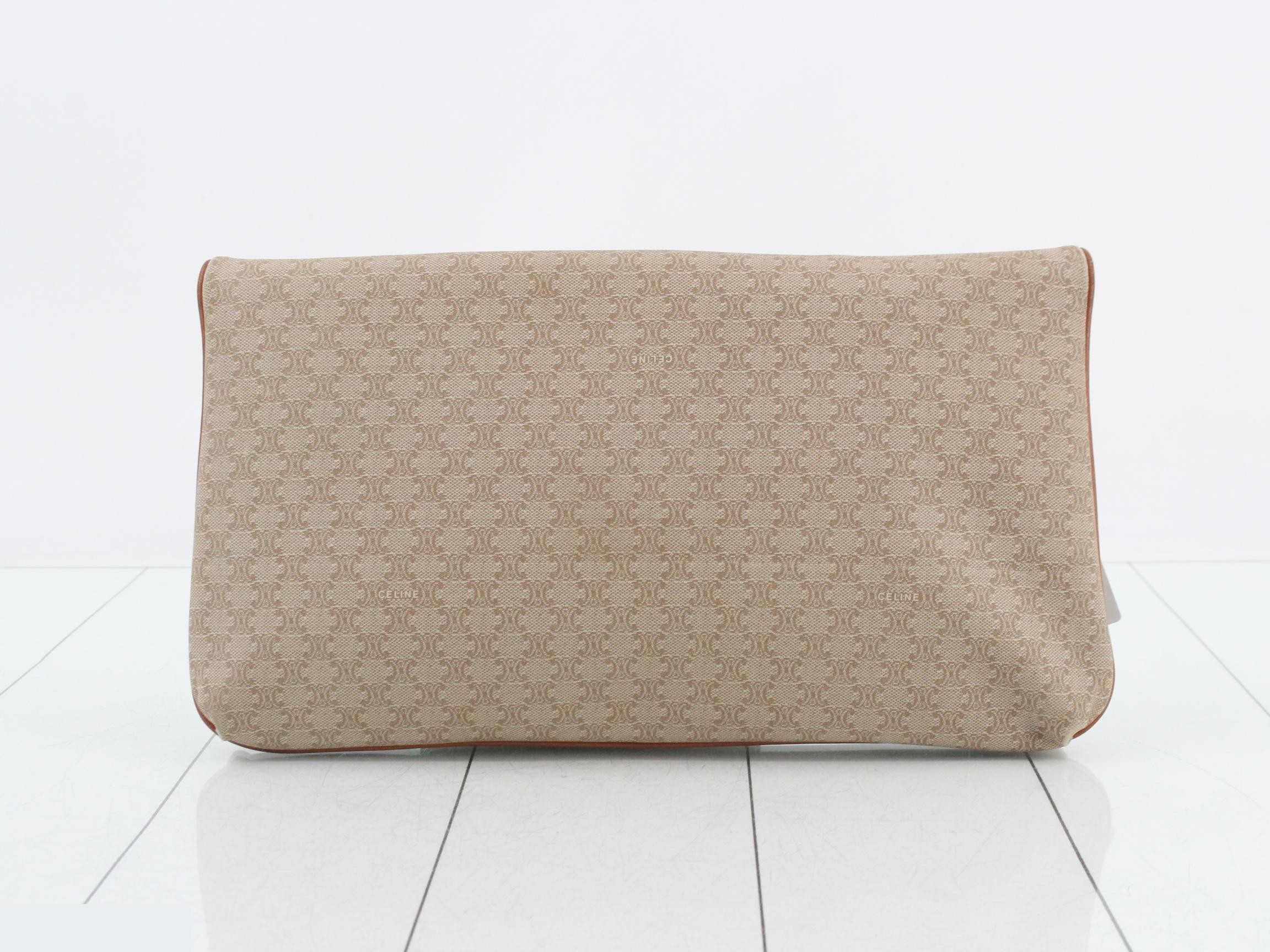 Triomphe Clutch Pouch — view 2