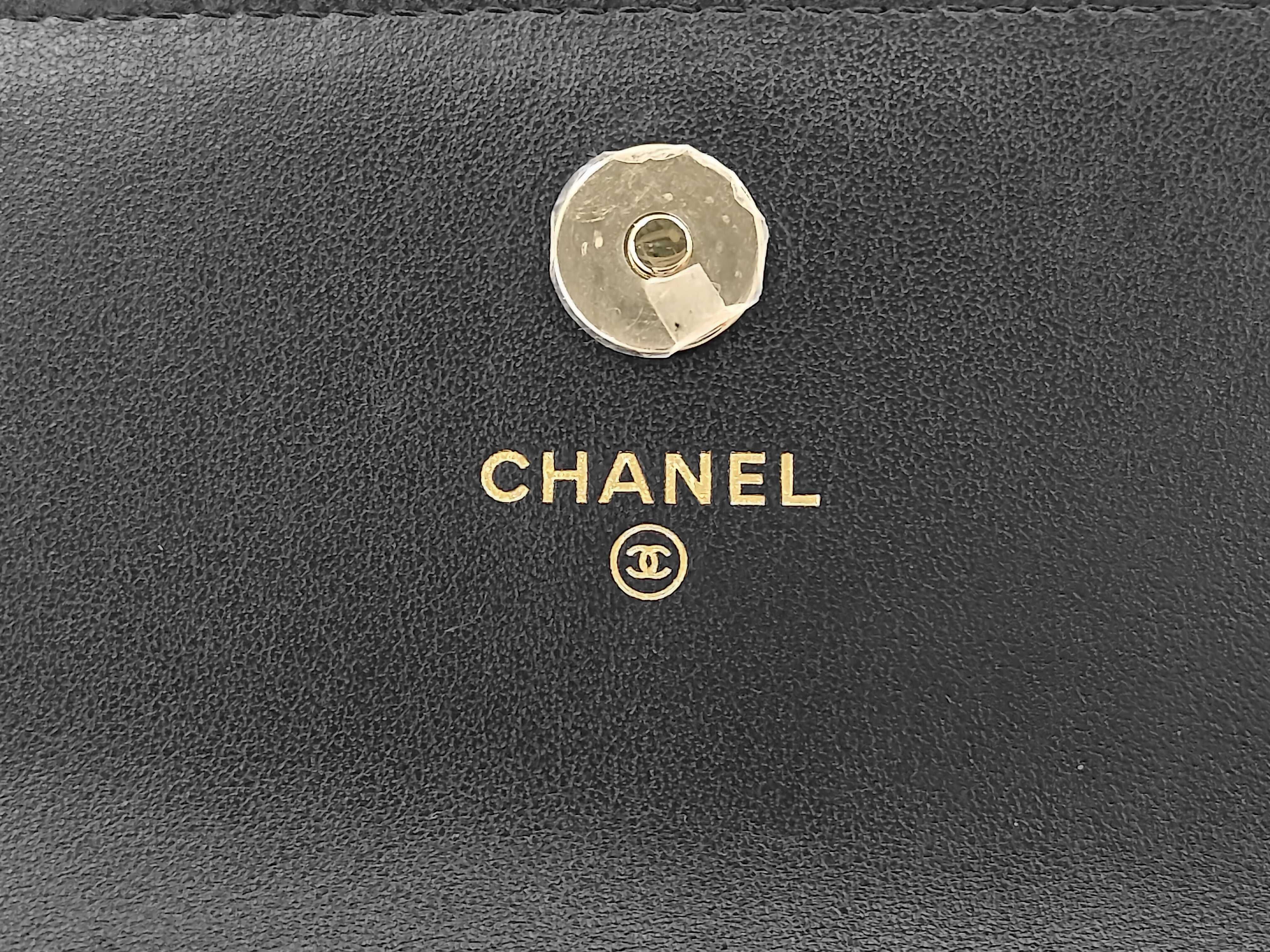 Matelassé Pearl Shoulder Bag — view 9