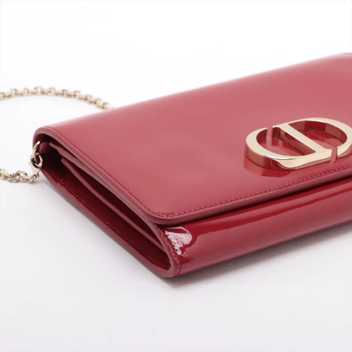 Montaigne 30 Patent Leather Chain Wallet Red — view 4