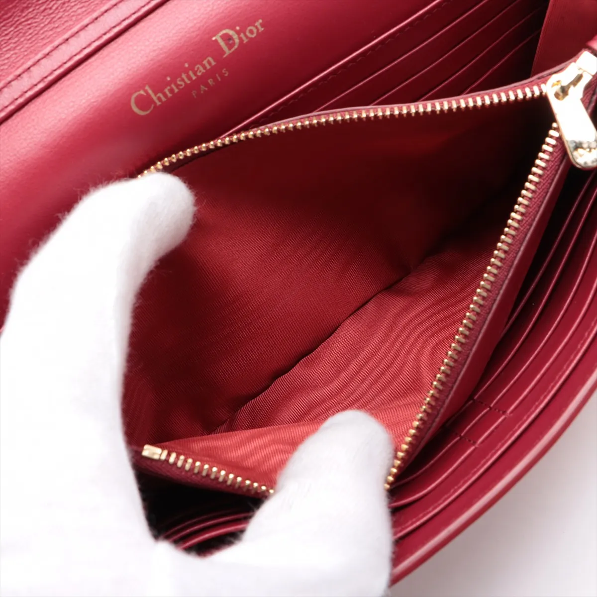 Montaigne 30 Patent Leather Chain Wallet Red — view 7