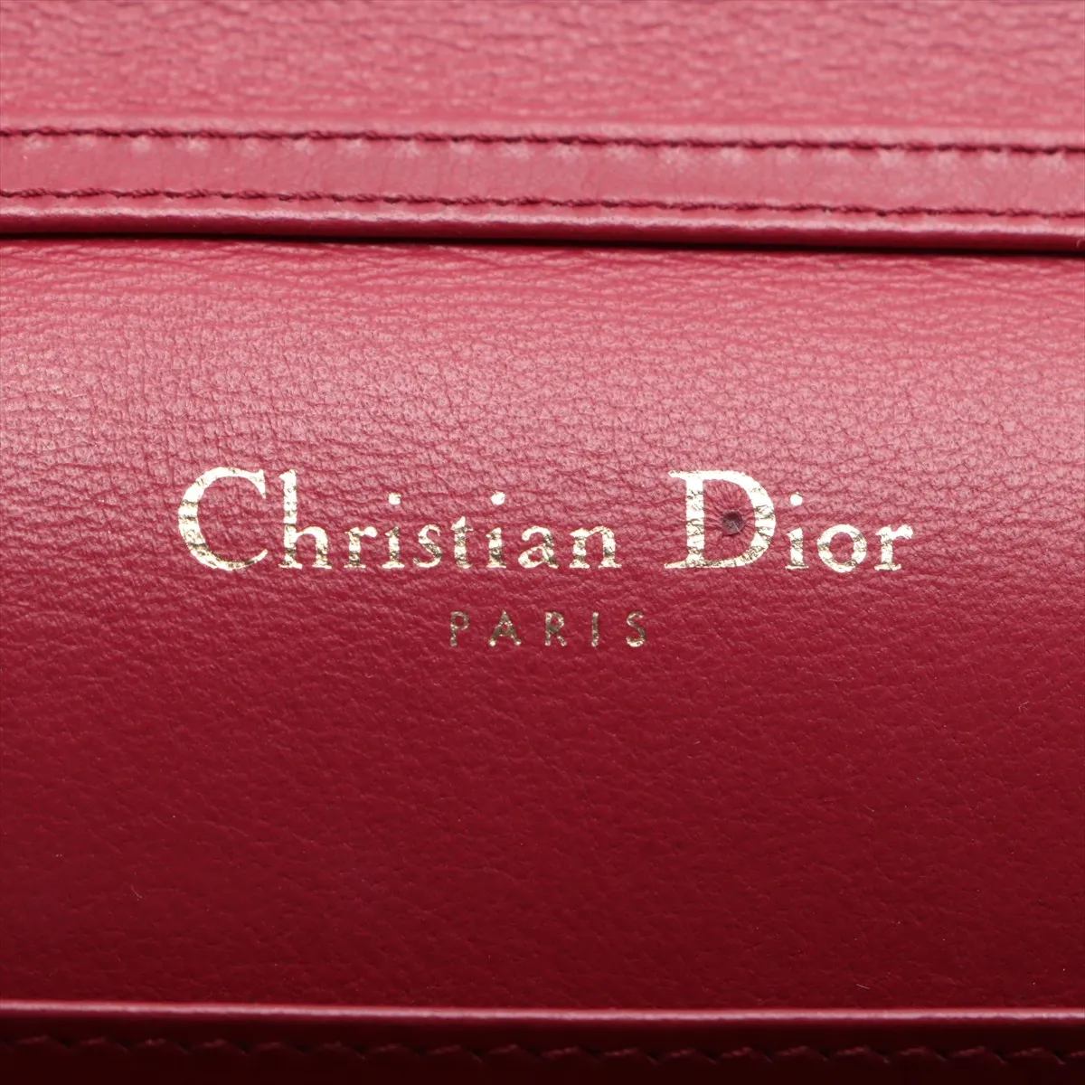 Montaigne 30 Patent Leather Chain Wallet Red — view 9