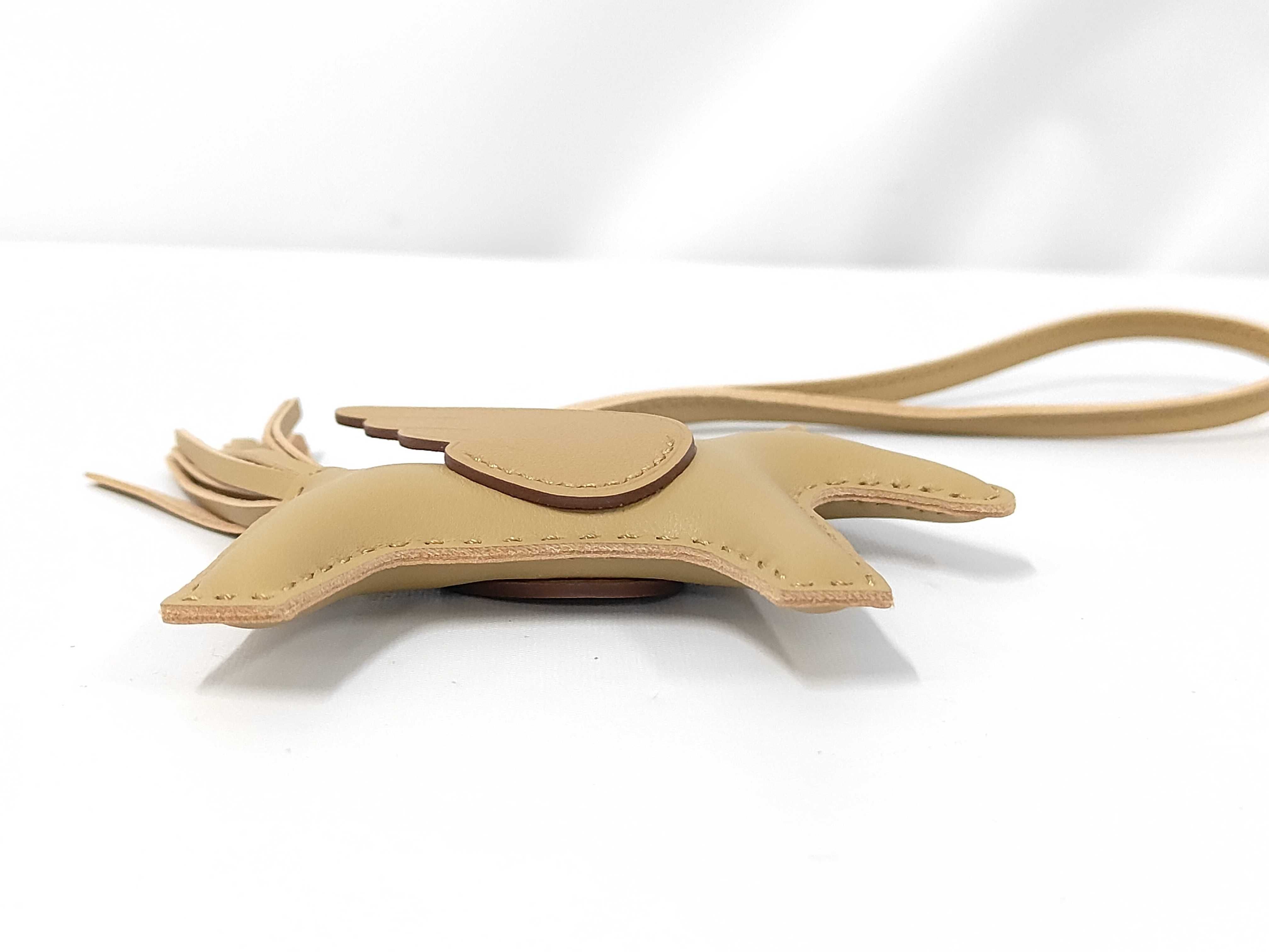 Pegasus W Charm — view 3