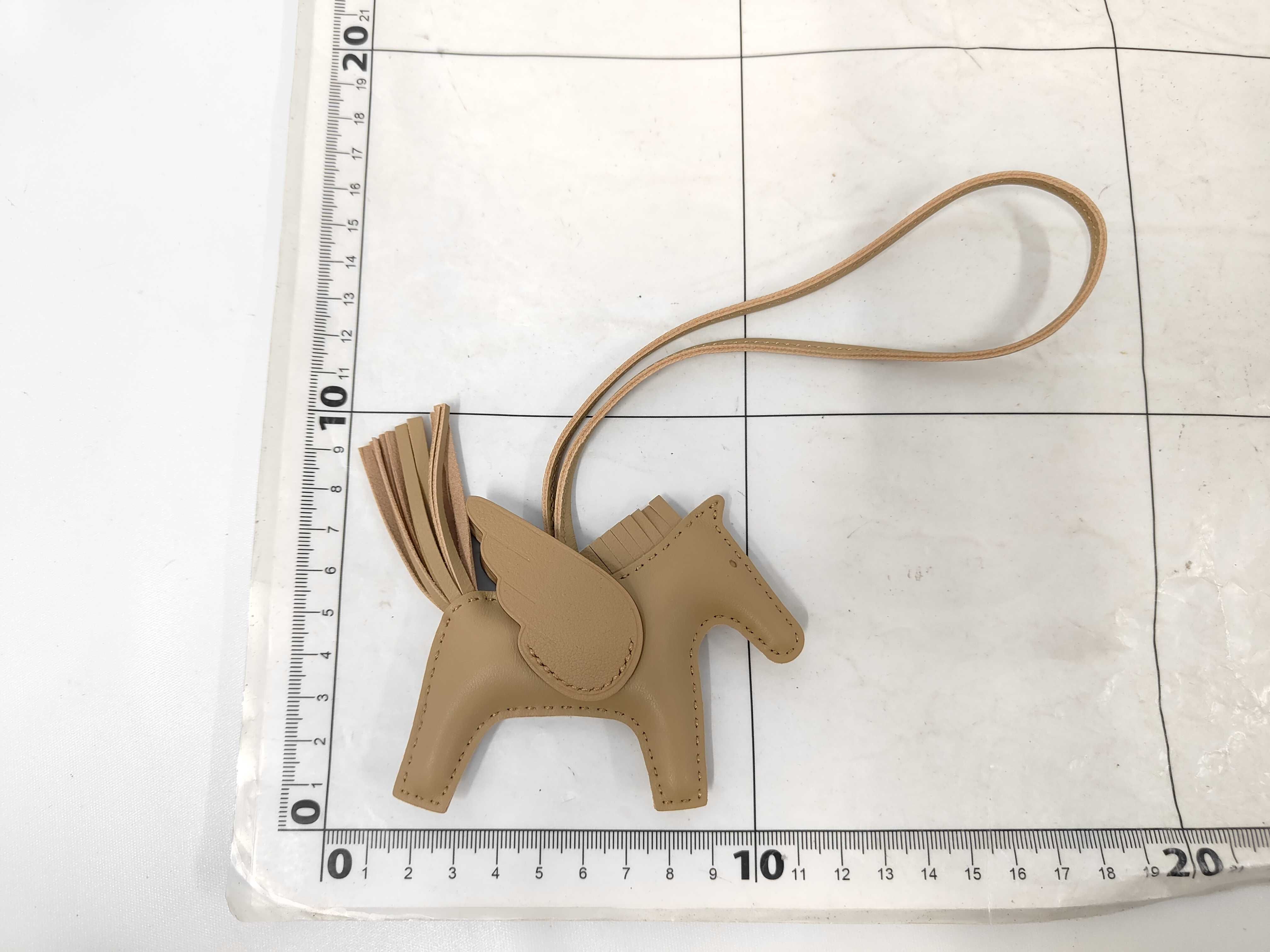 Pegasus W Charm — view 5
