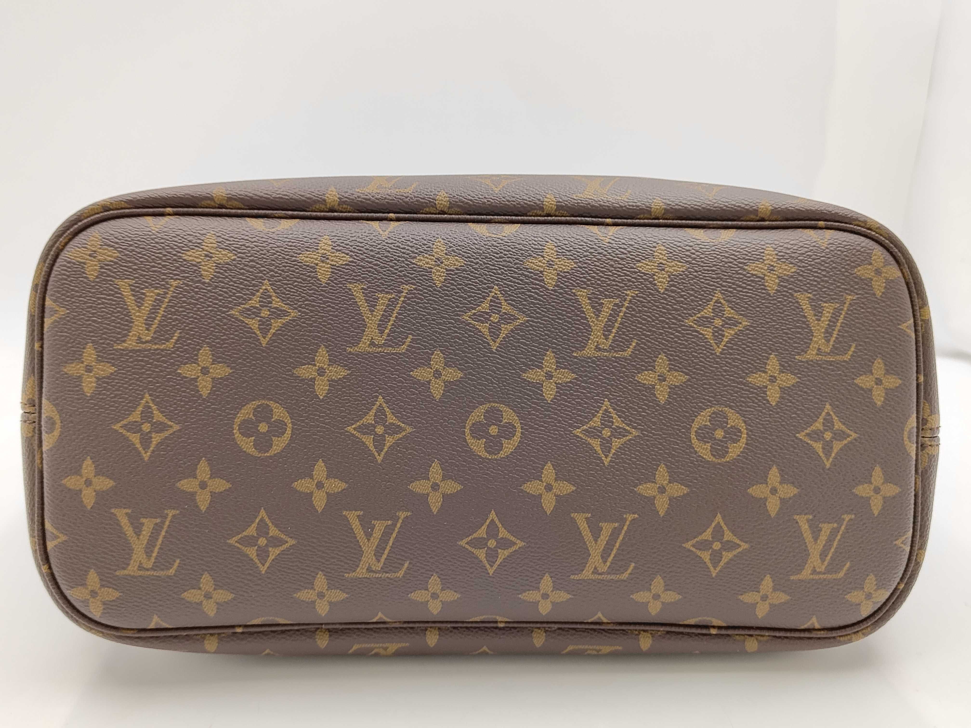 Monogram M12061 Neverfull Inside Out MM Tote Bag — view 7