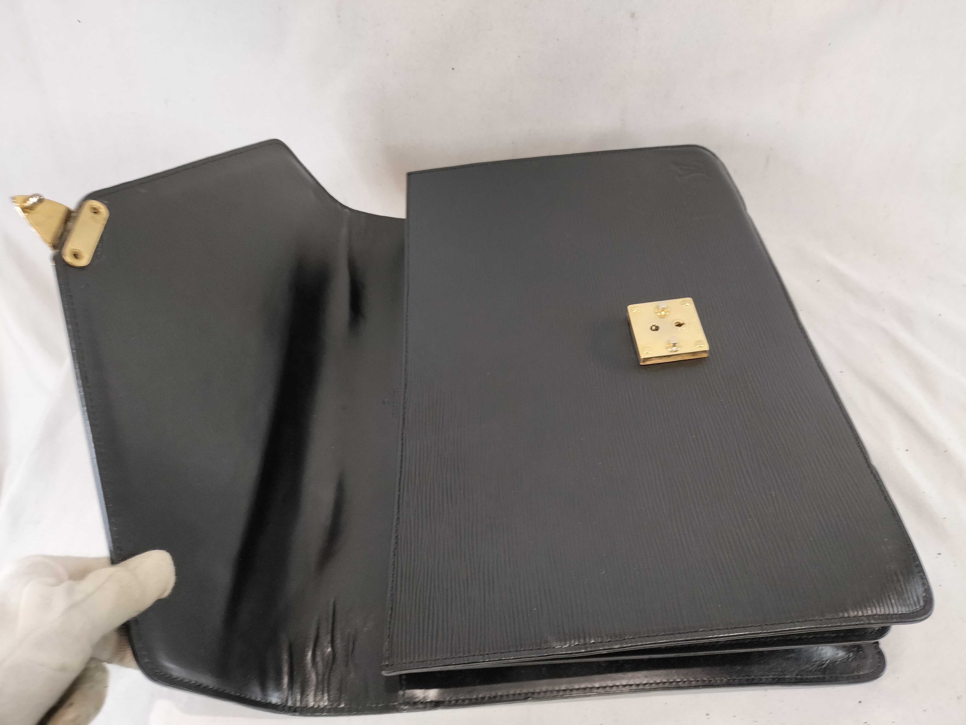 Epi Leather Port Document Bandoulière (Missing Band) Business Bag — view 10