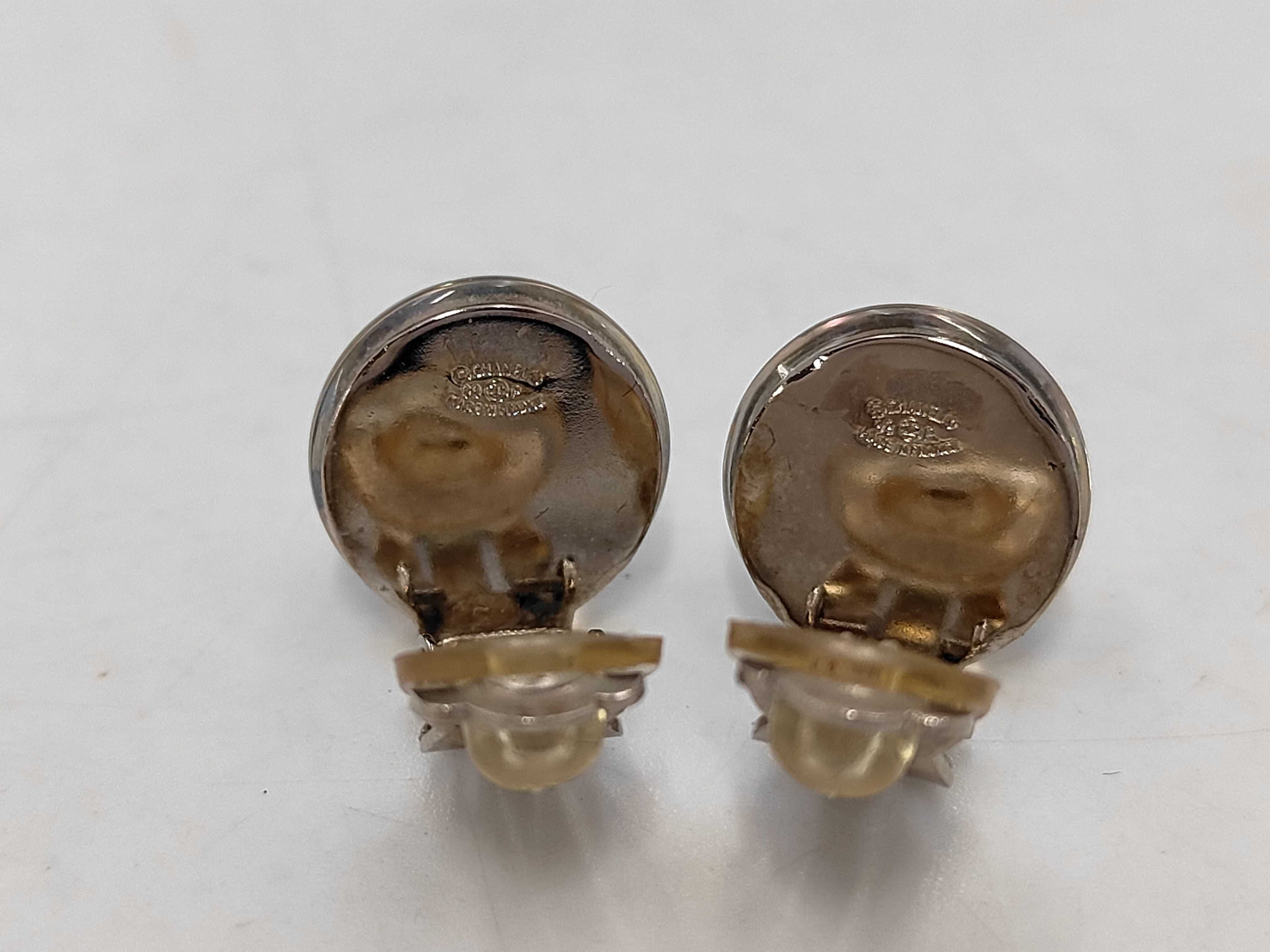 Aurora Color Coco Mark Round Earrings 99P — view 2