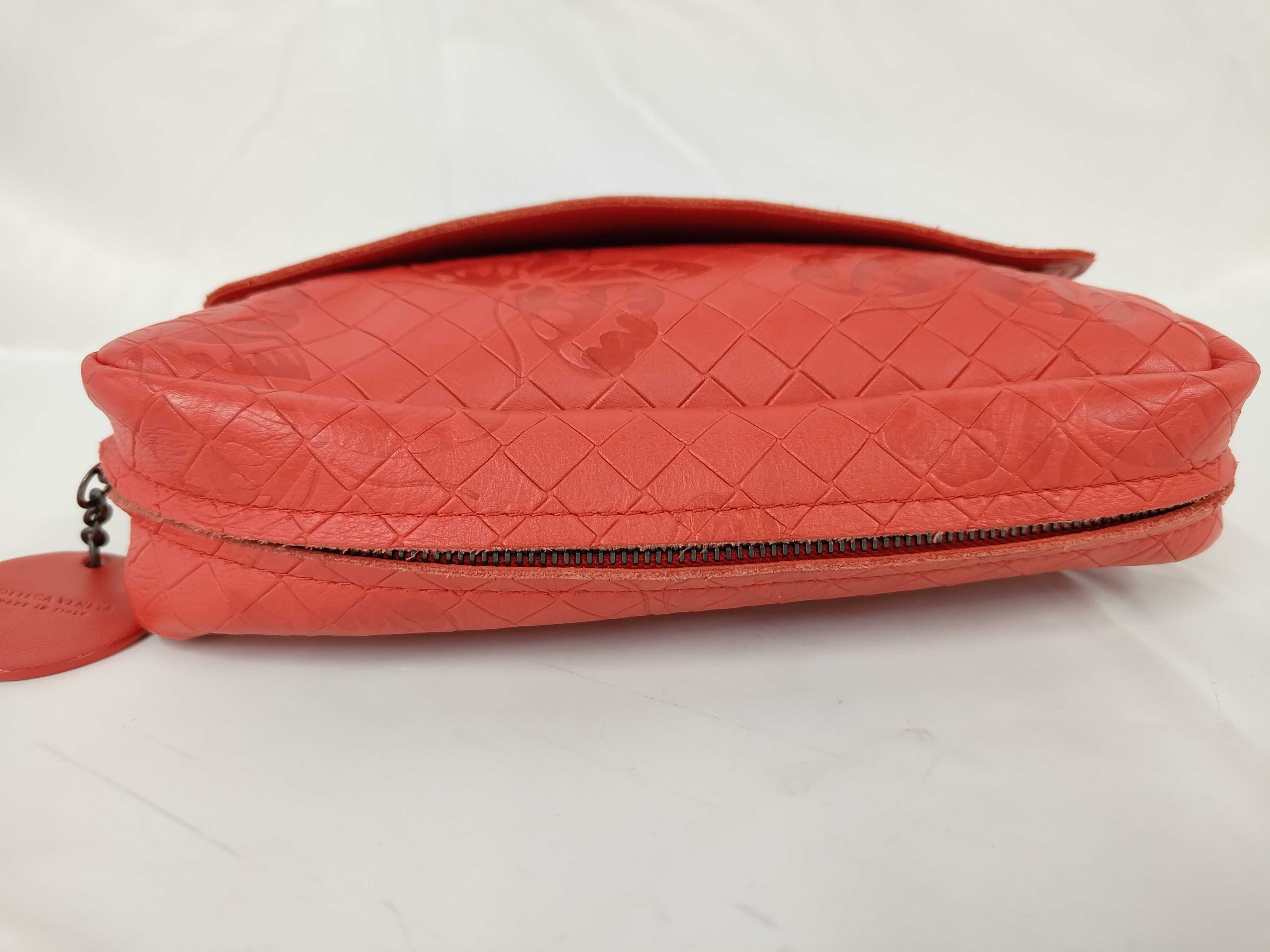 Intrecciato Shoulder Bag (Red) — view 7