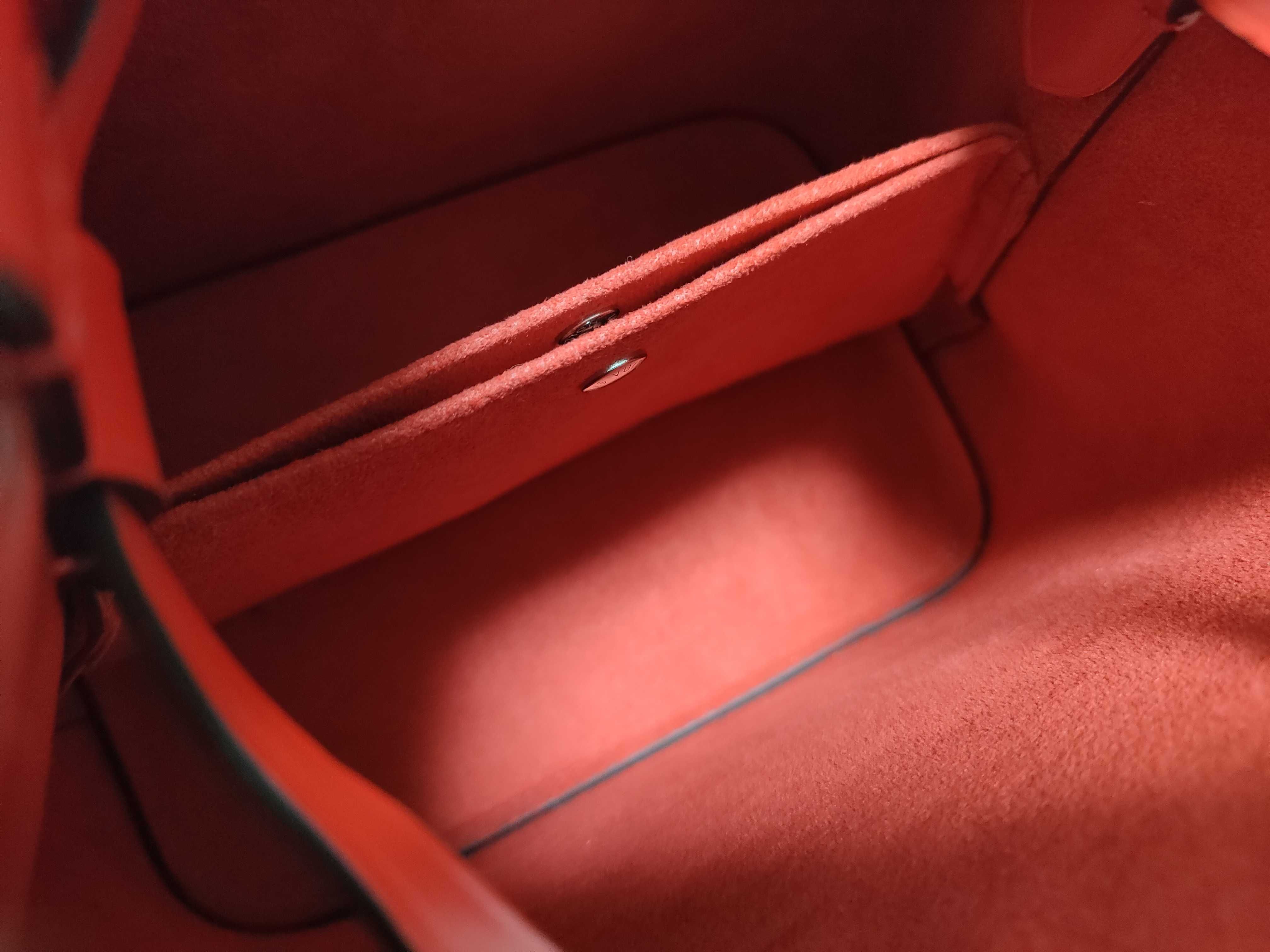 Epi Leather NeoNoe BB Rose Ballerine M54370 Shoulder Bag — view 12