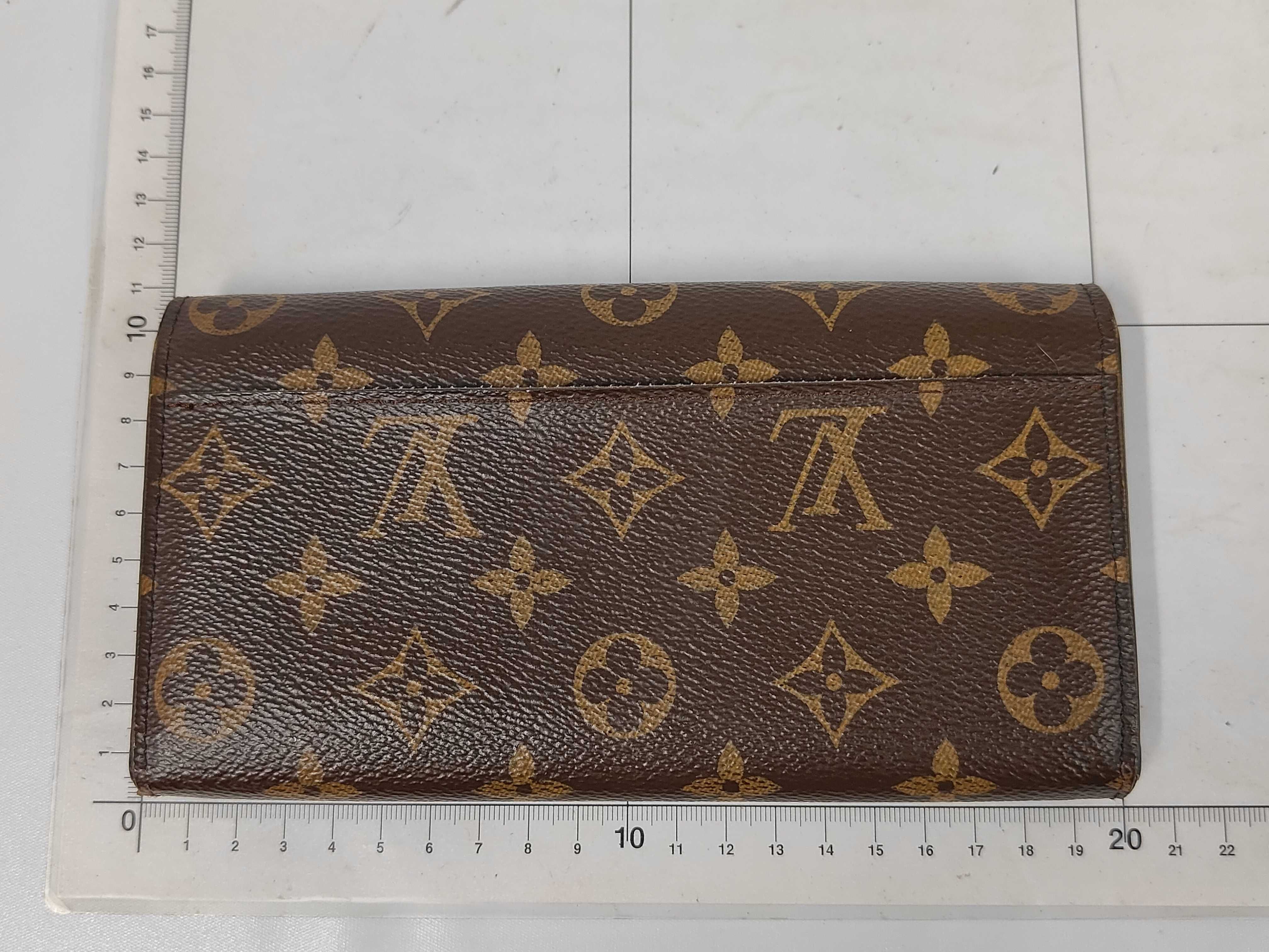 wallet — view 2