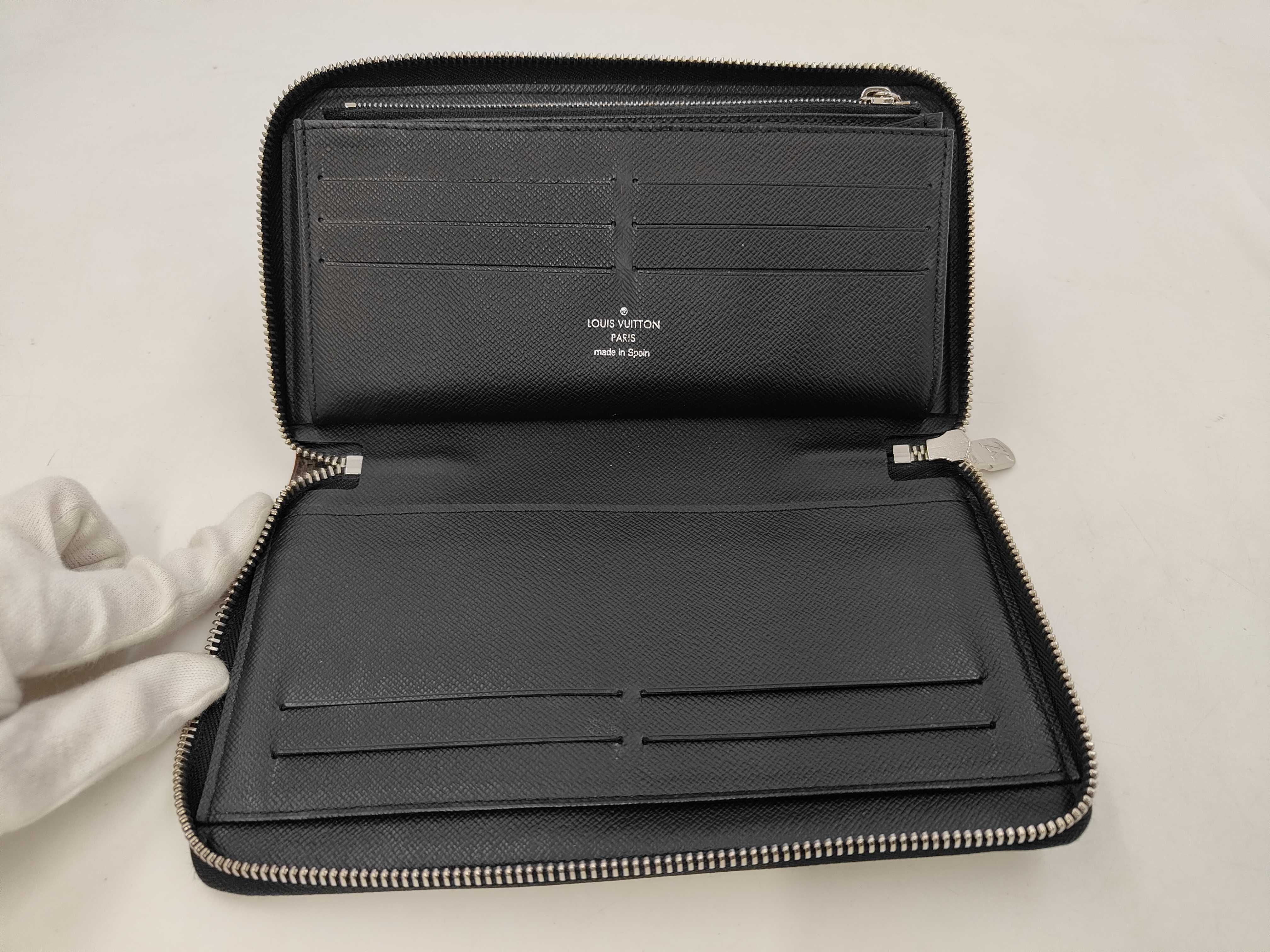 LV Limited Edition Wallet — view 7