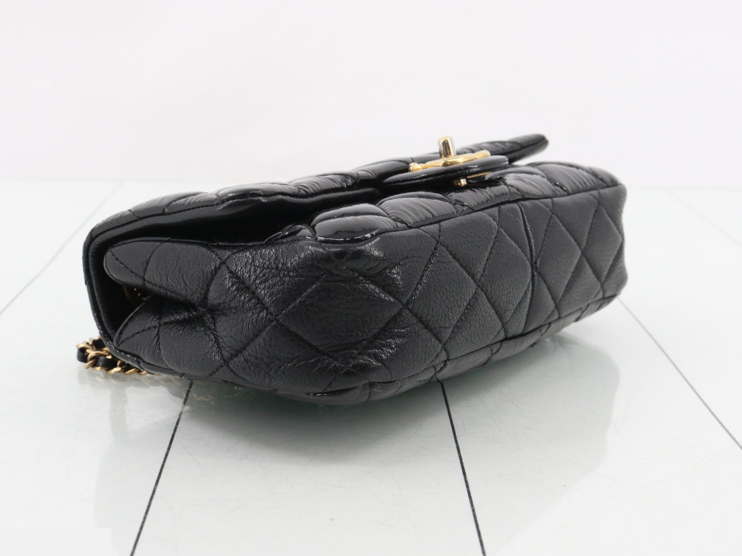 Matelassé enamel leather chain shoulder bag — view 5