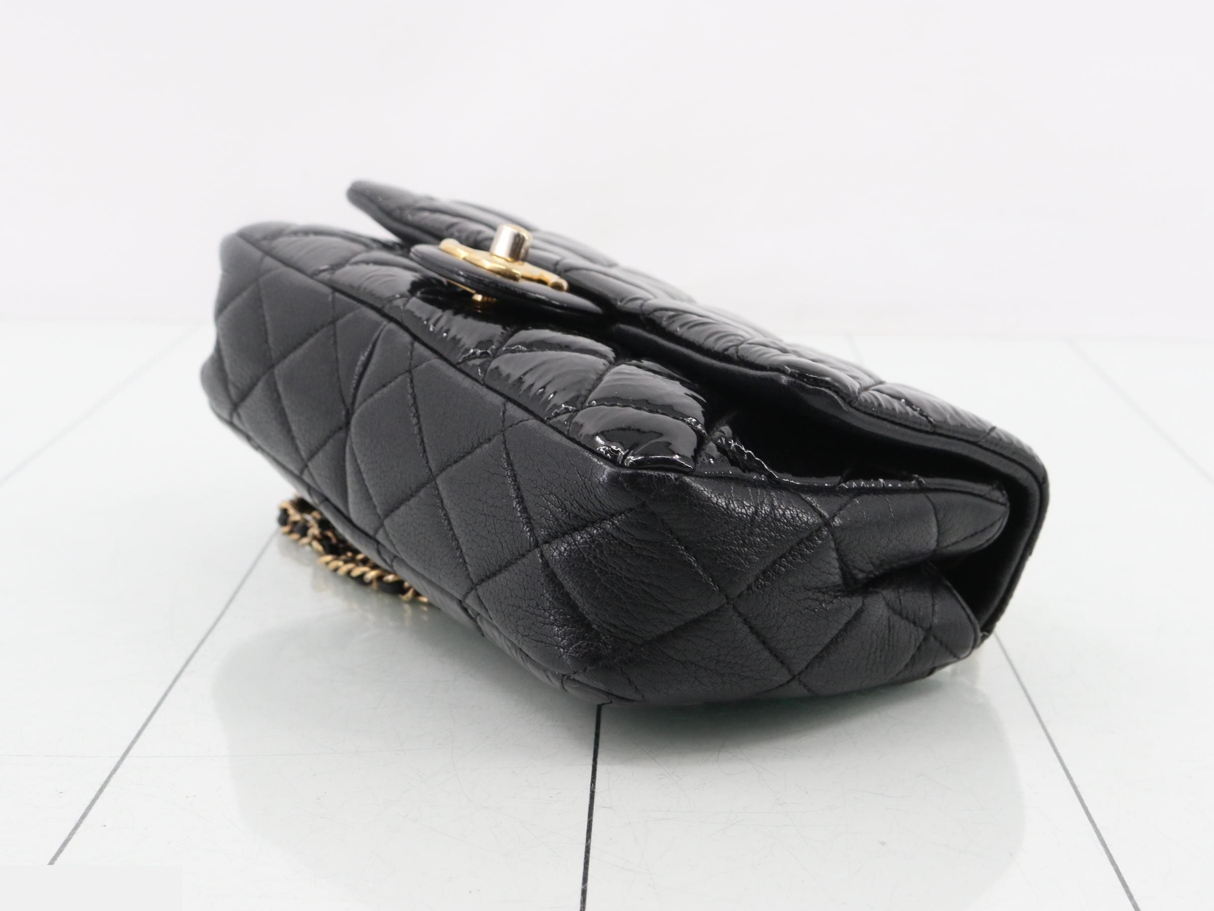 Matelassé enamel leather chain shoulder bag — view 6