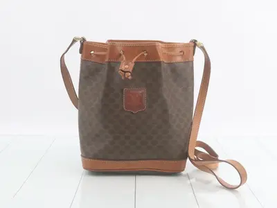 Handbag with drawstring