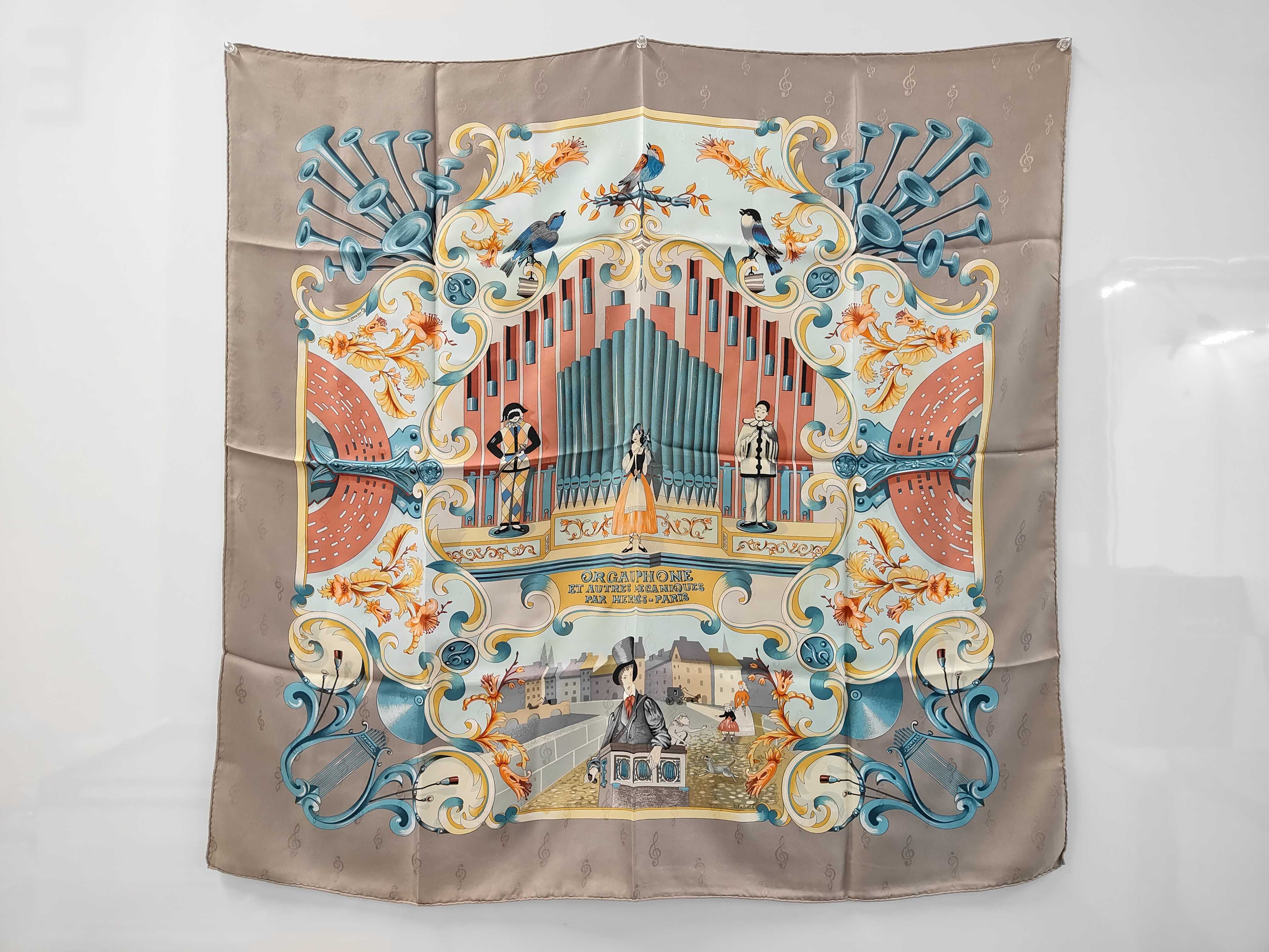 scarf carré and other accessories