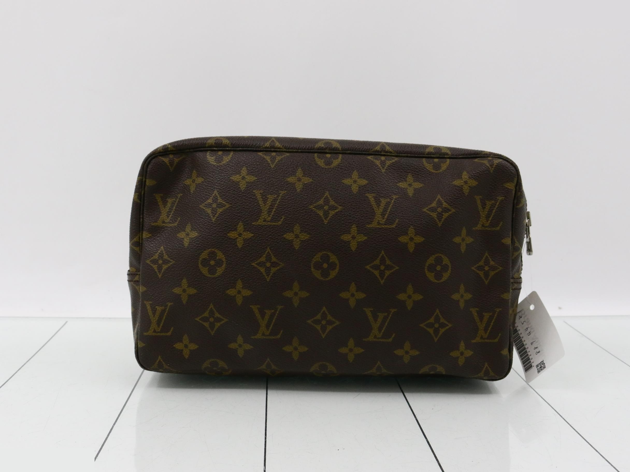 Trousse Toilette 27 Monogram M47522 — view 2