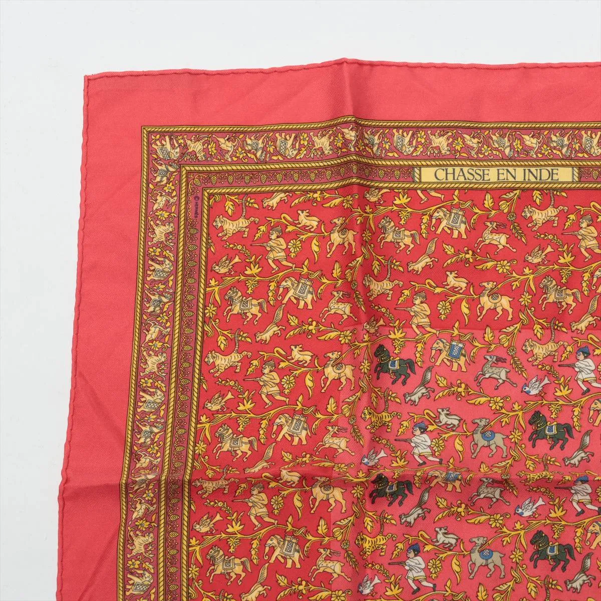 Carre 45 CHASSE EN INDE Indian Hunting Scarf Silk Red Thread Fuzzing — view 2