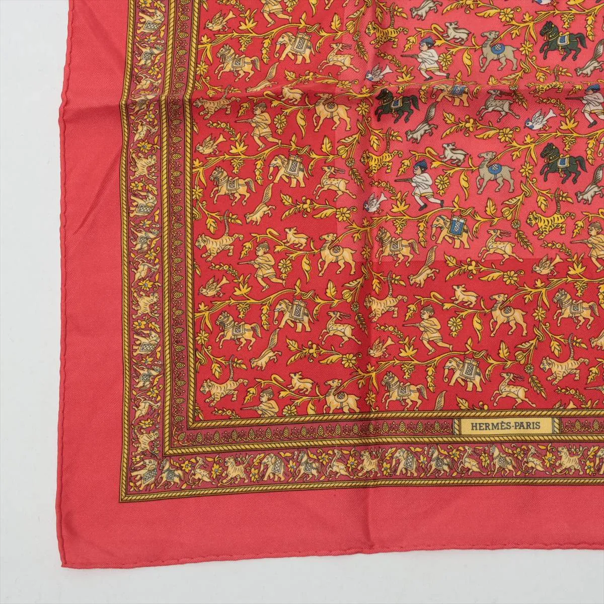 Carre 45 CHASSE EN INDE Indian Hunting Scarf Silk Red Thread Fuzzing — view 5