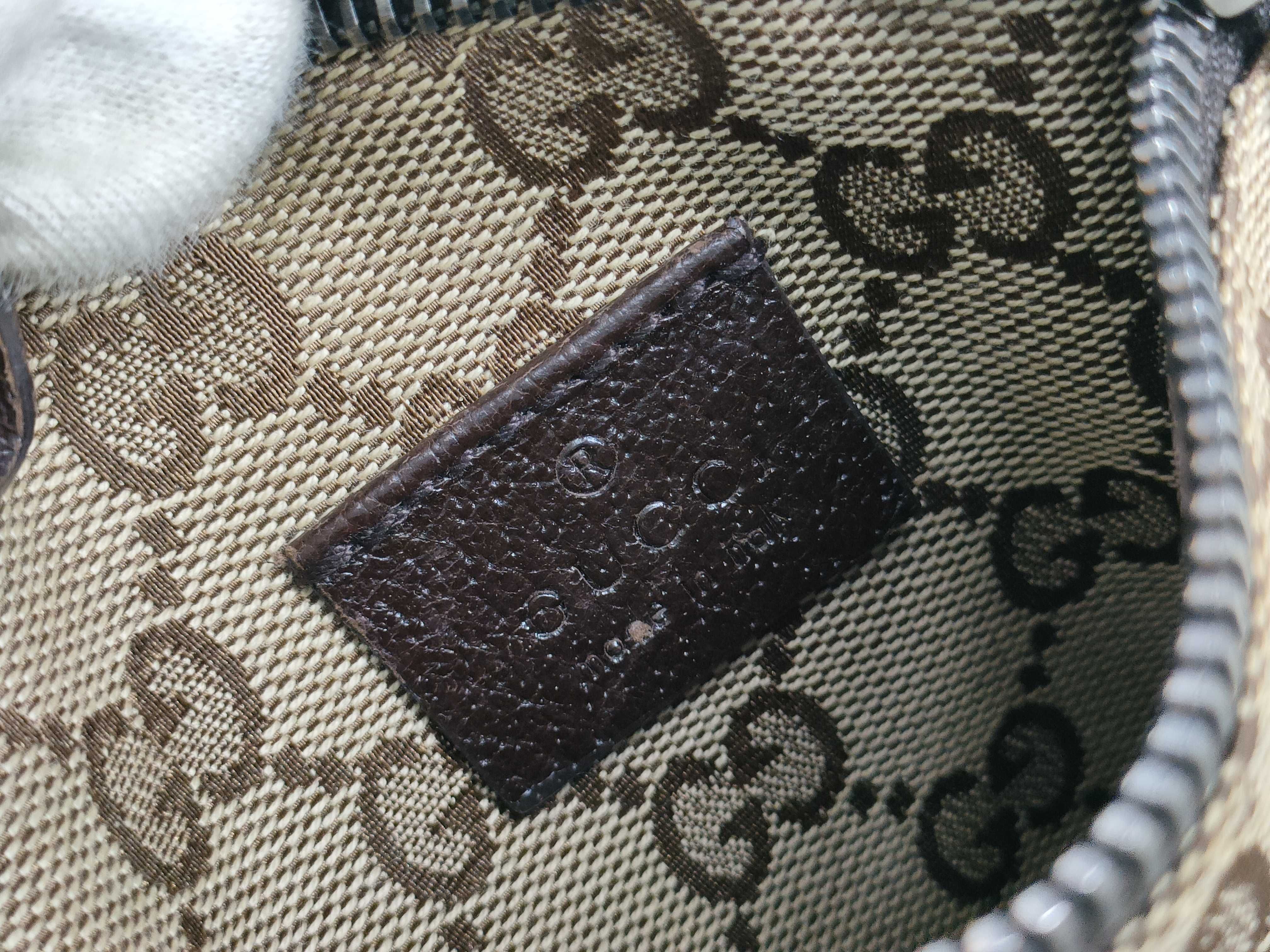 GG Canvas Body Bag — view 11