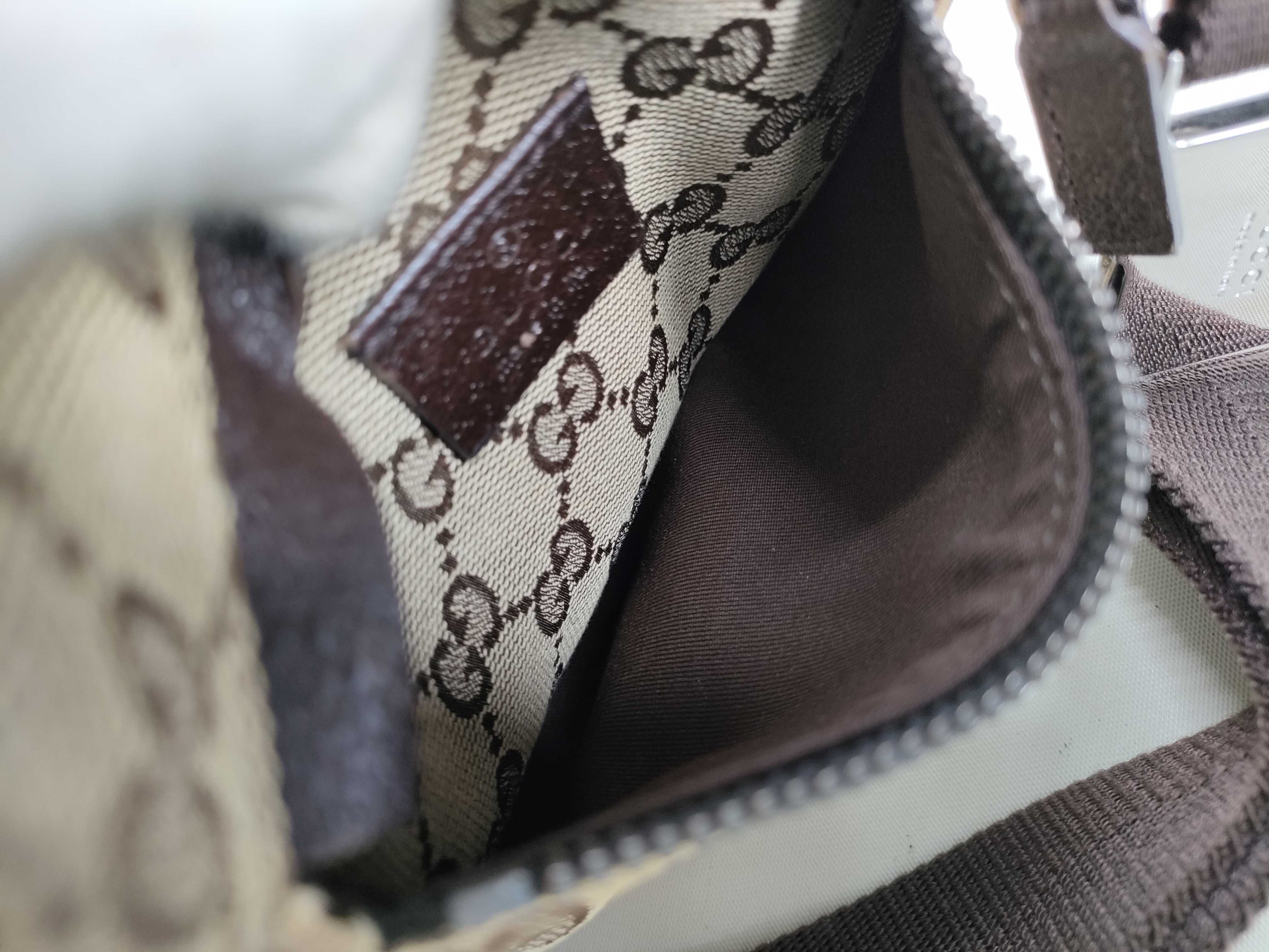 GG Canvas Body Bag — view 12