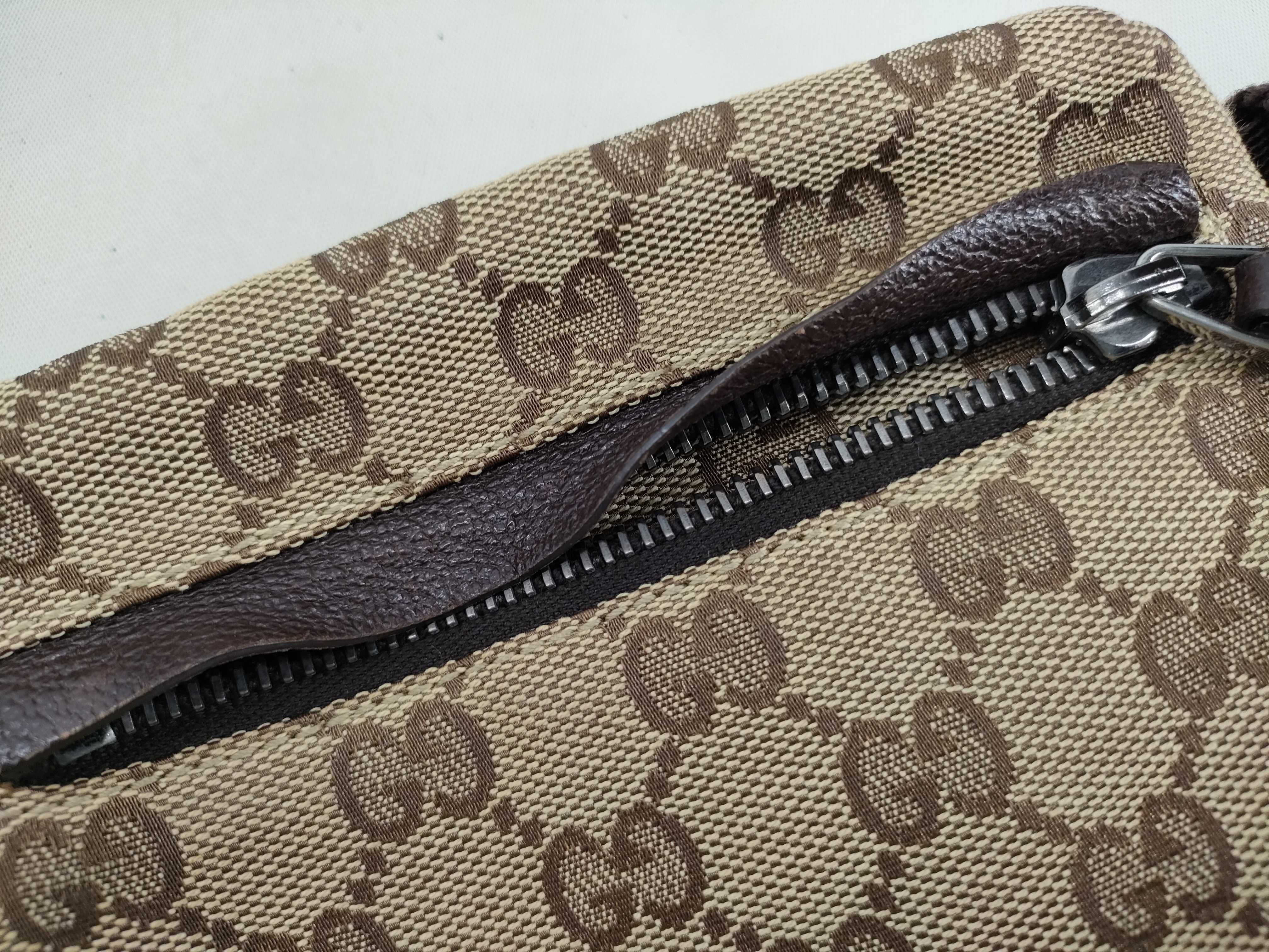 GG Canvas Body Bag — view 14