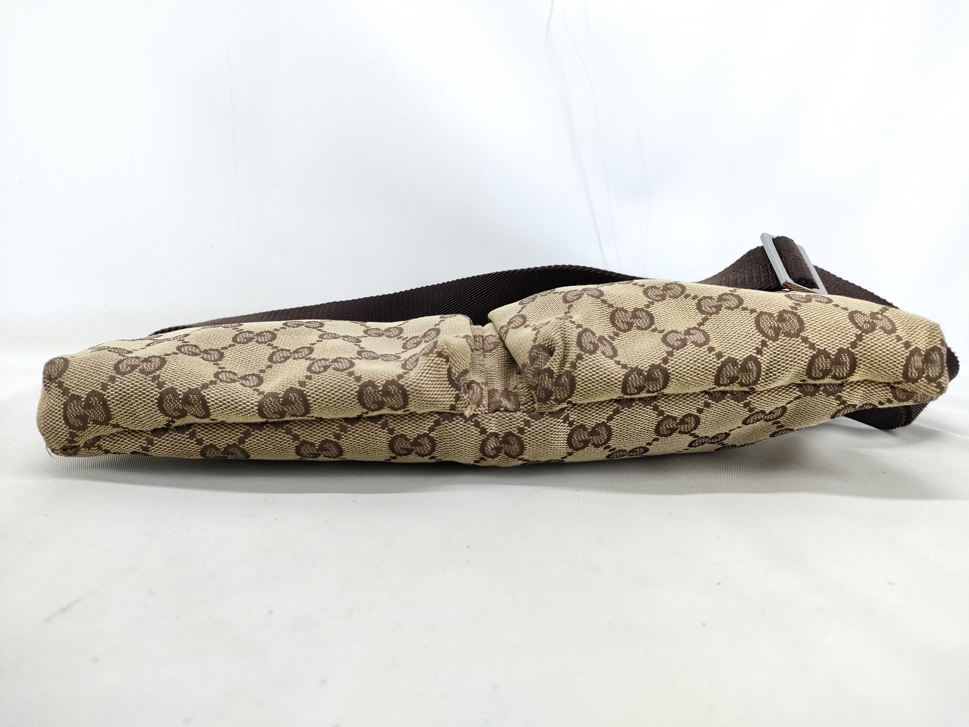 GG Canvas Body Bag — view 3