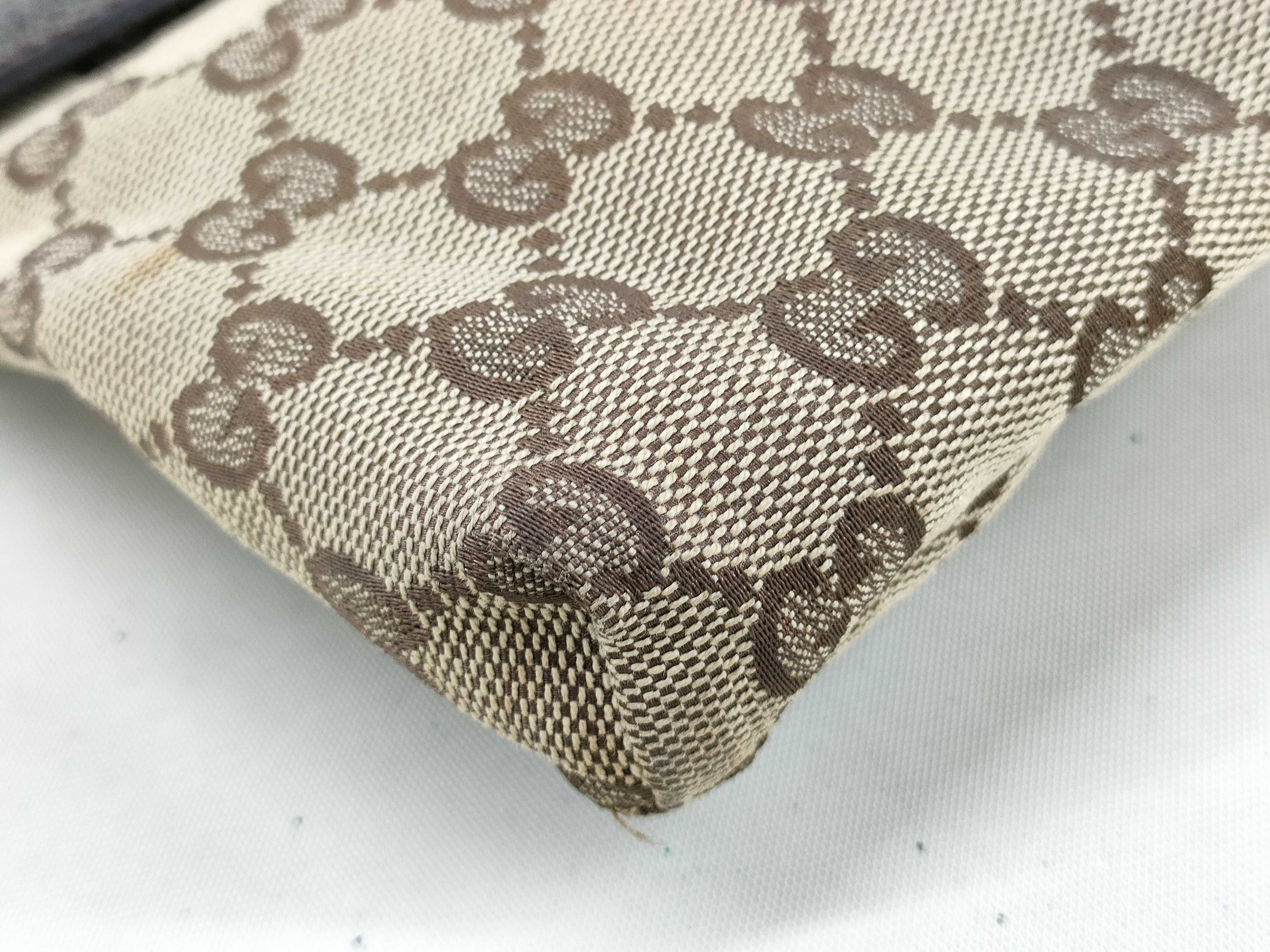 GG Canvas Body Bag — view 4