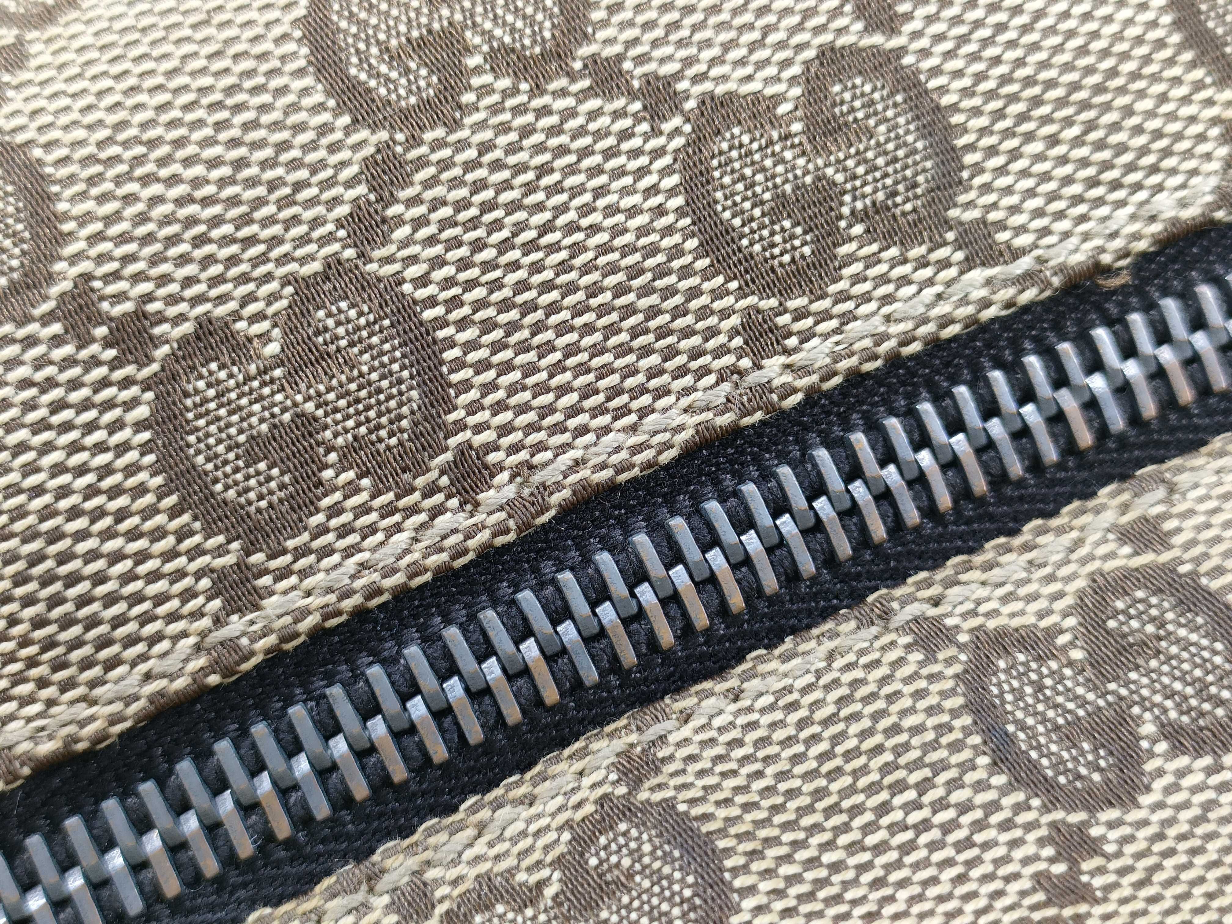 GG Canvas Body Bag — view 8