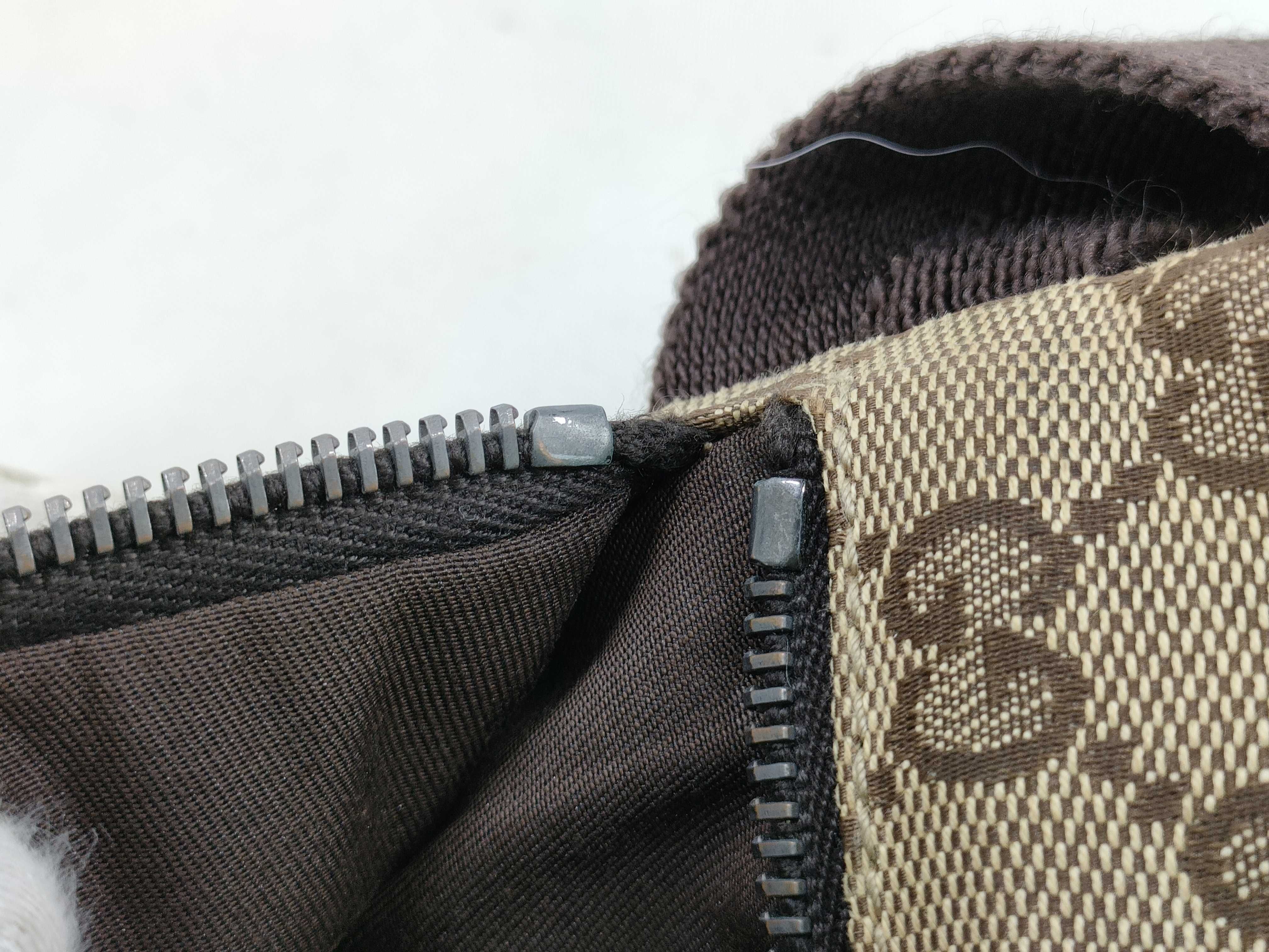 GG Canvas Body Bag — view 10
