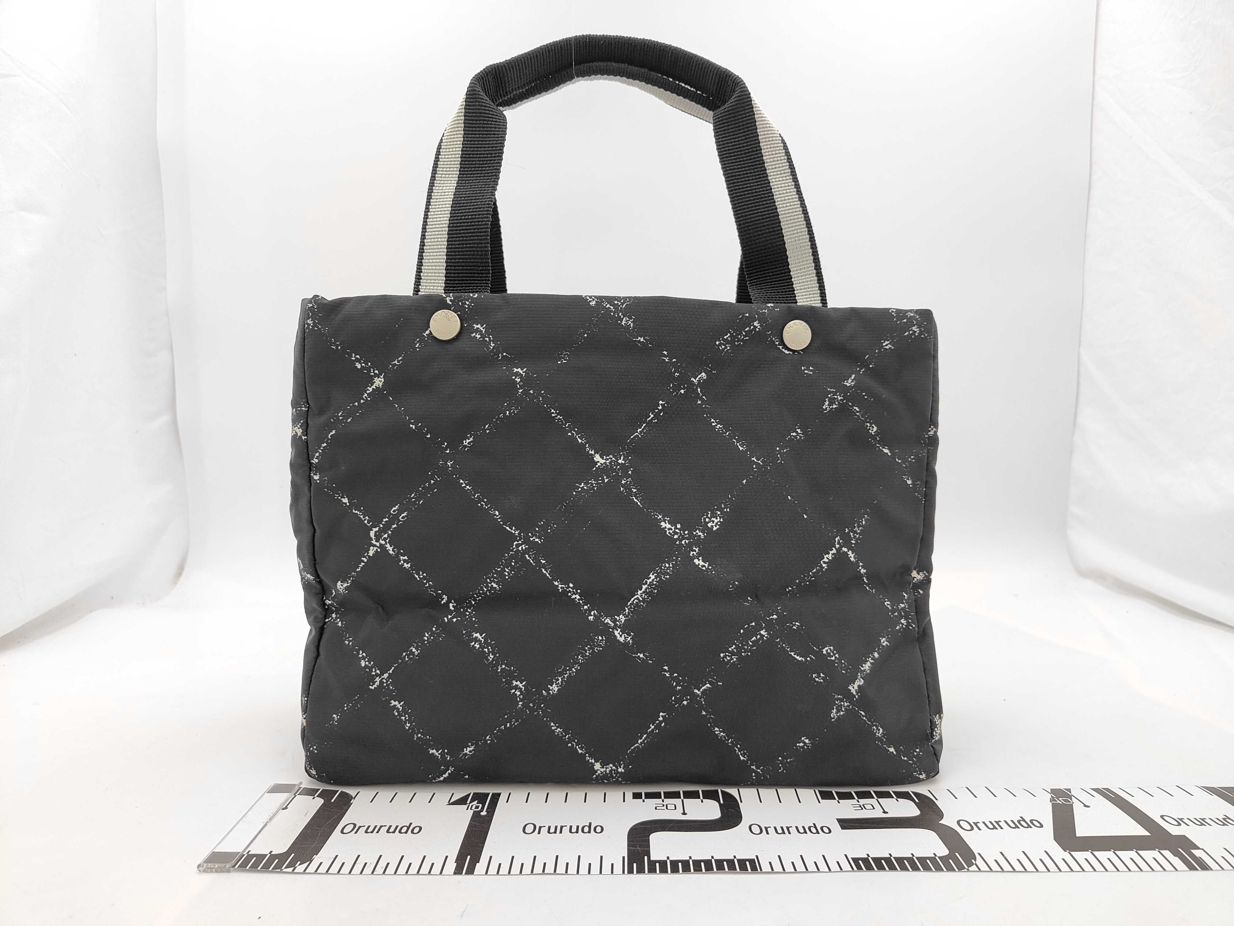 (Chanel) Old Travel Line Nylon Tote Bag with Silver Hardware, Serial Number 5-series, with Accessories, Item Number 5559374 — view 2