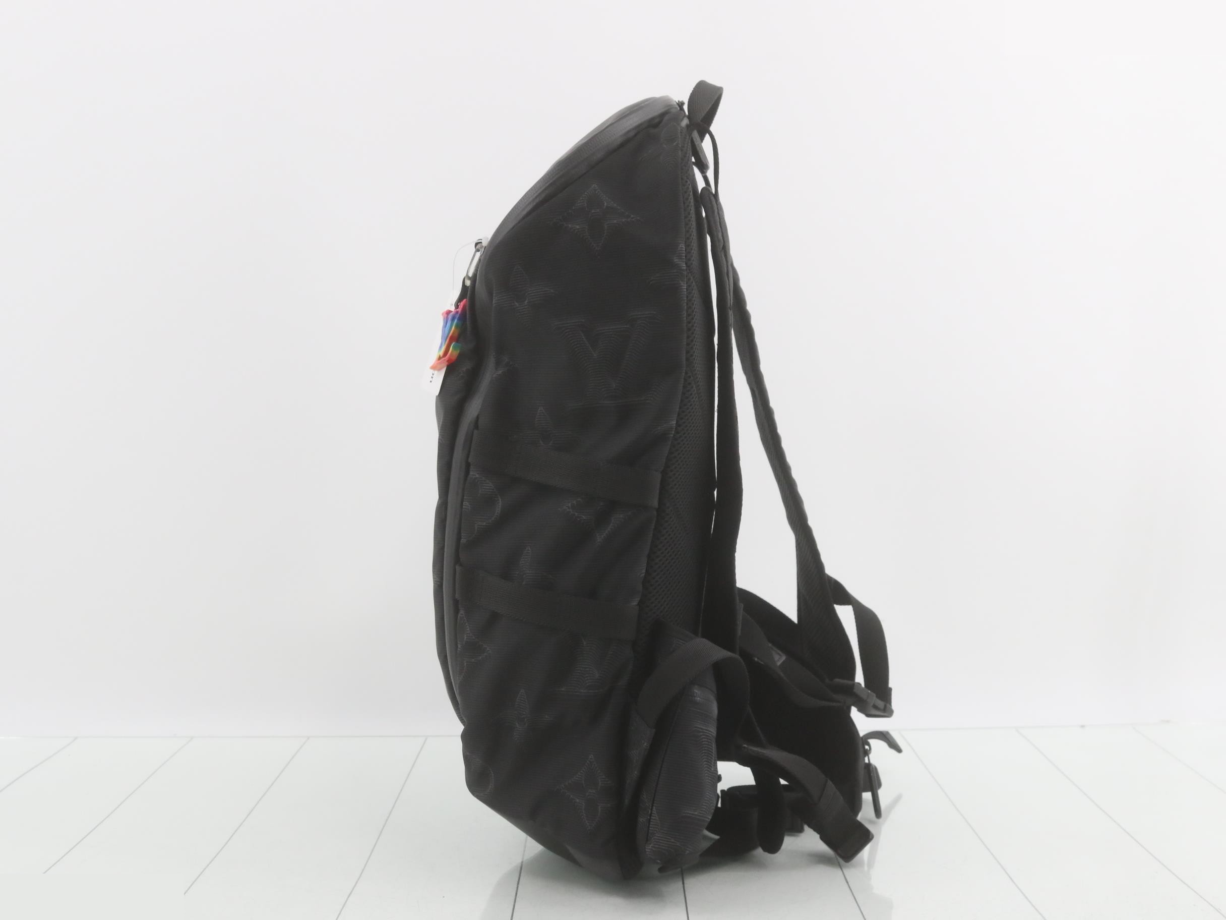 LV2054 Mountain Backpack — view 3