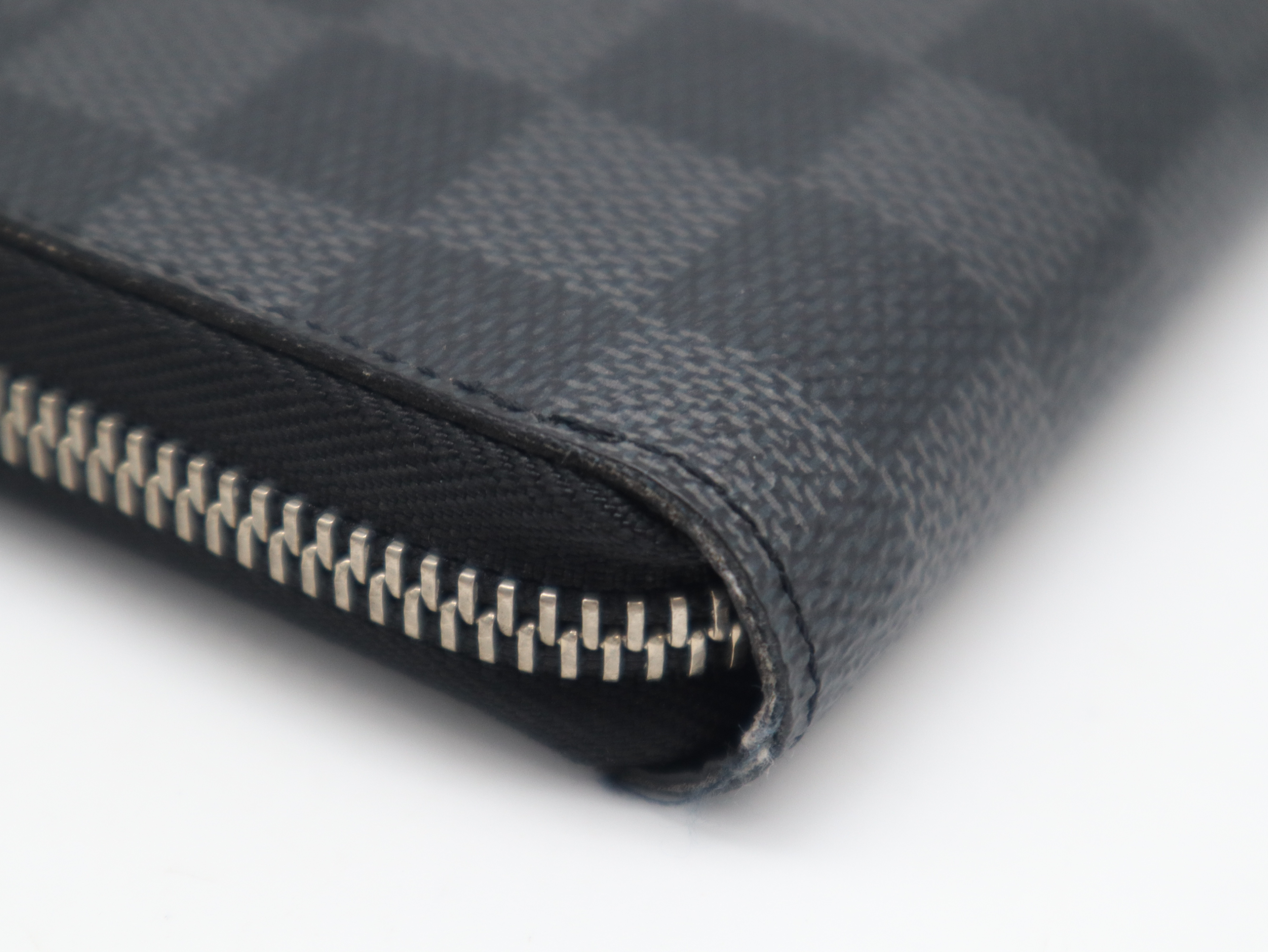N63077 Damier Graphite Zippy Organizer Wallet — view 7