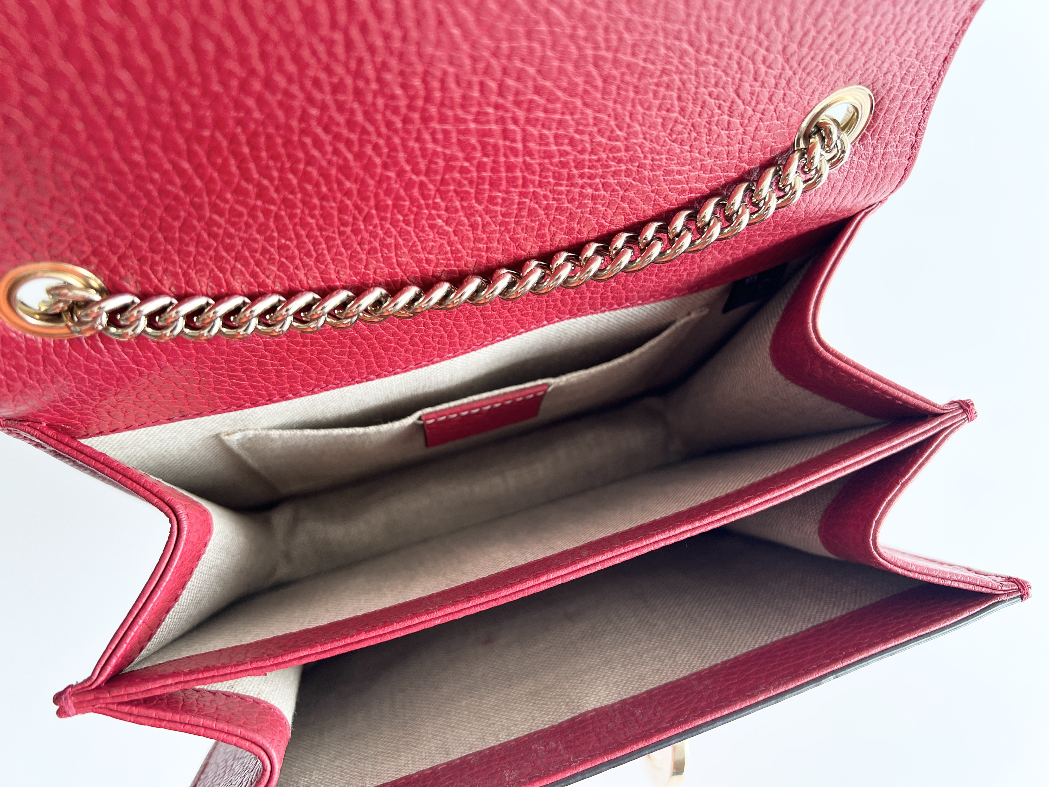 Interlocking GG Logo Leather Chain Shoulder Bag One-Shoulder Bag — view 5
